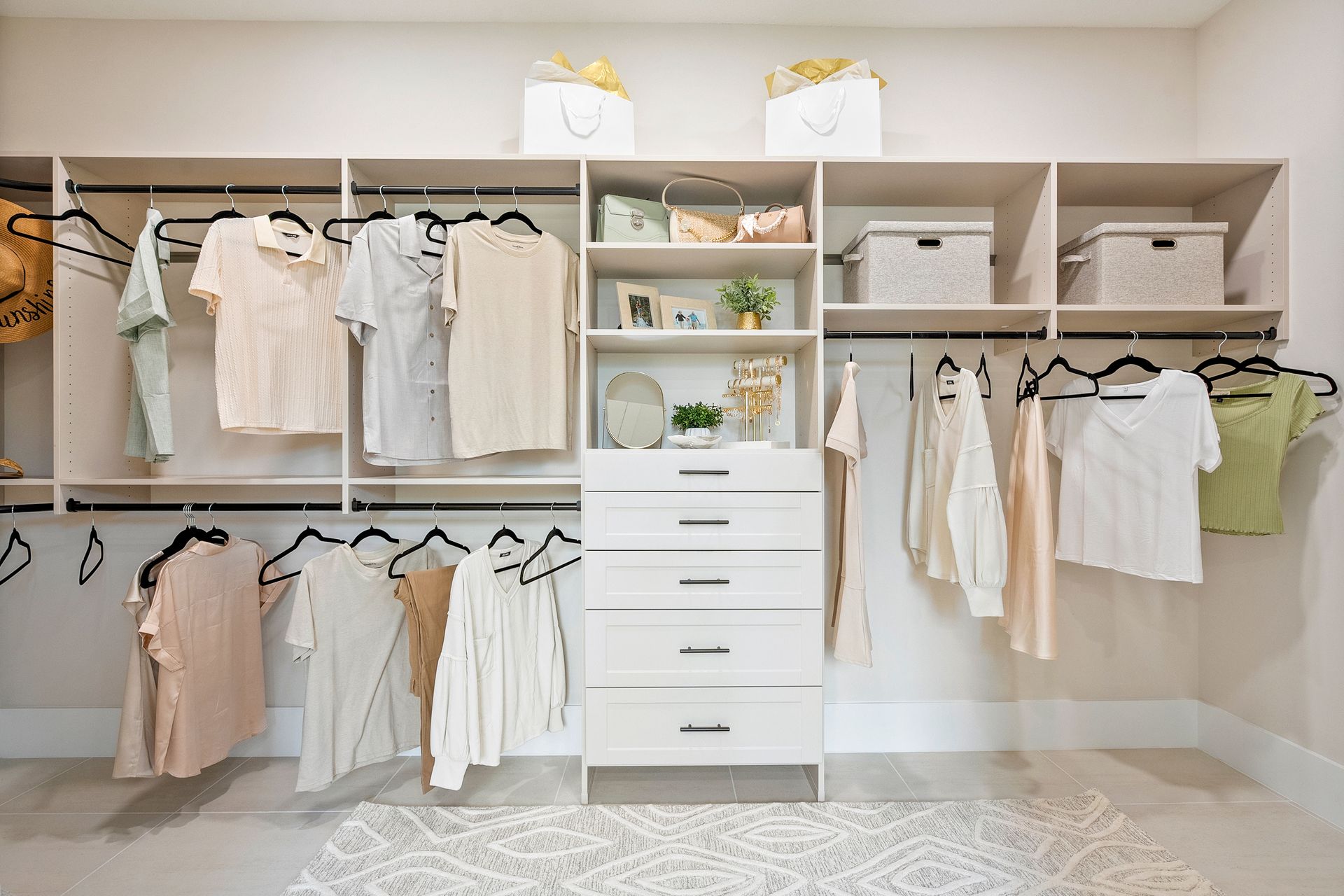Ravens Landing Irvine Grande Master Closet