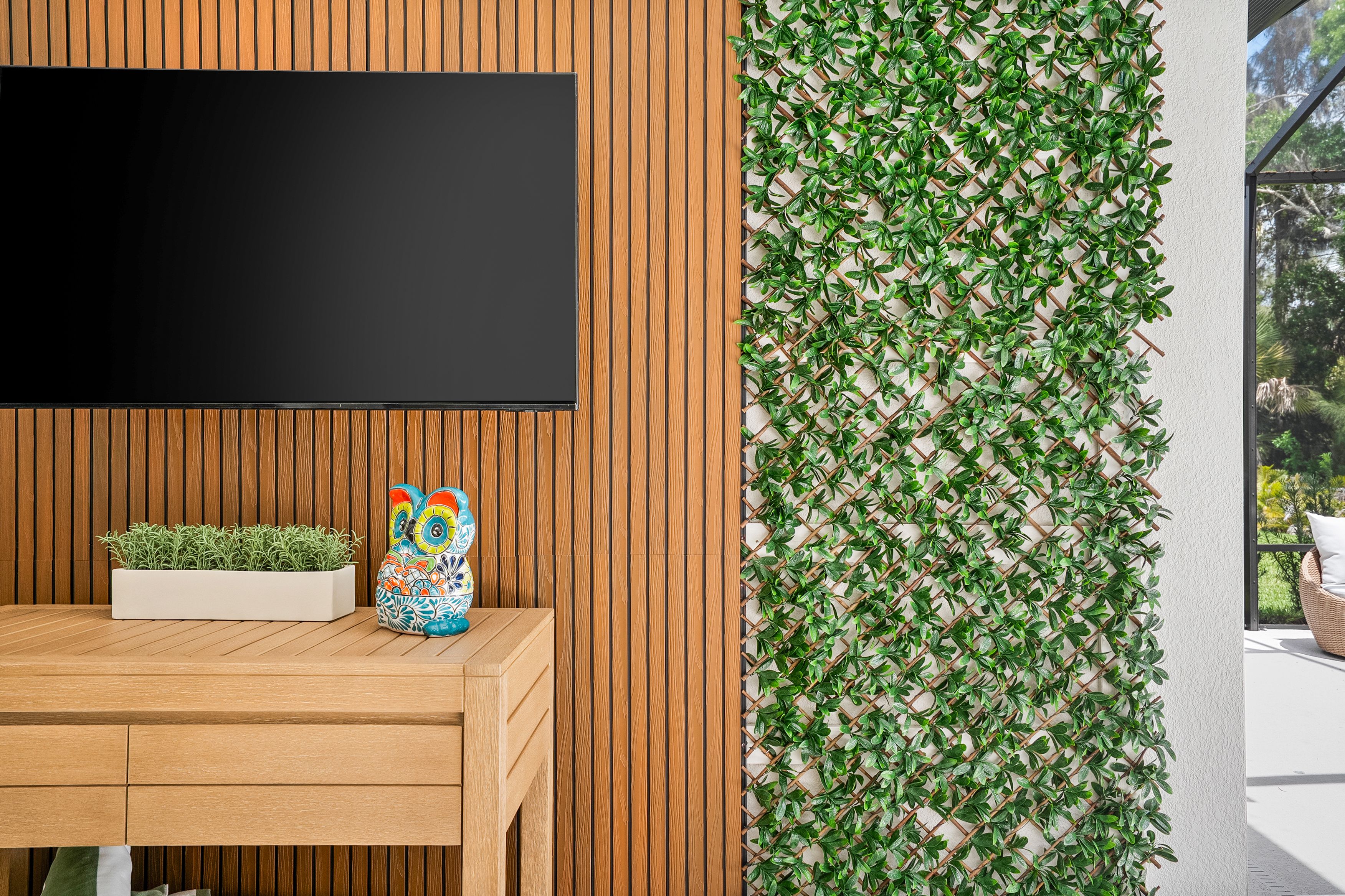 Lanai Detail | Irvine Grande