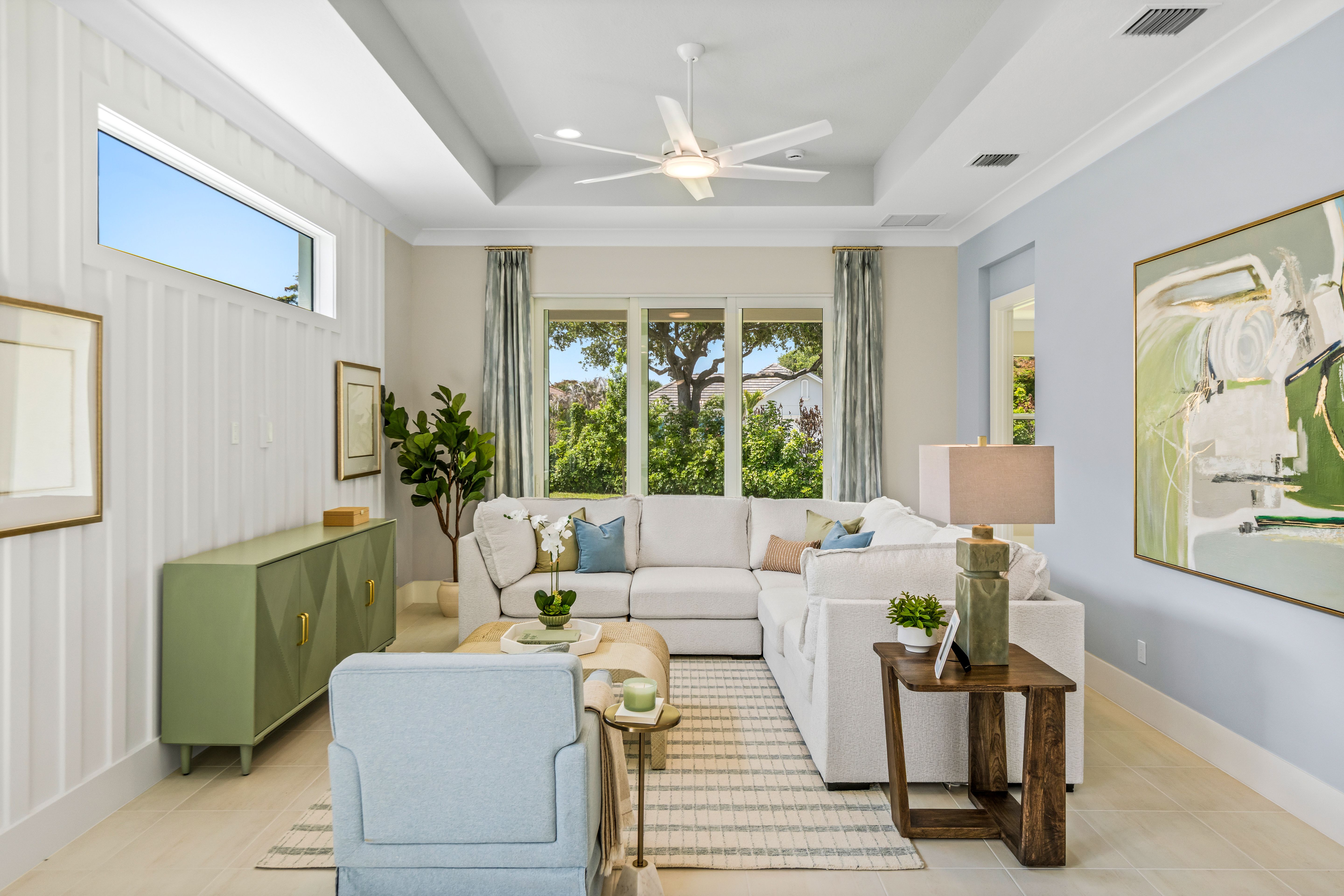 Great Room | 2147 Falls Manor
