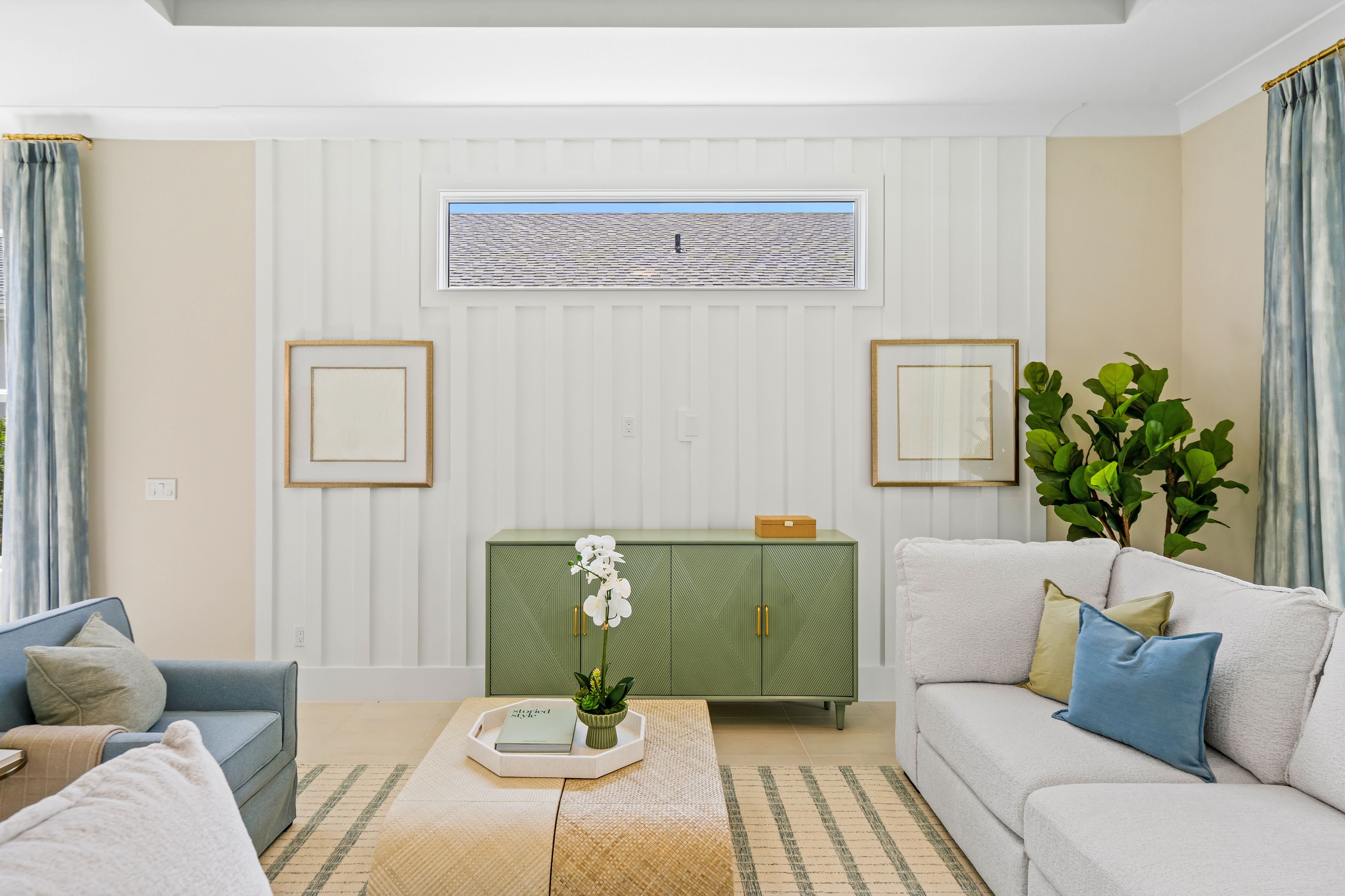 Great Room | 2147 Falls Manor