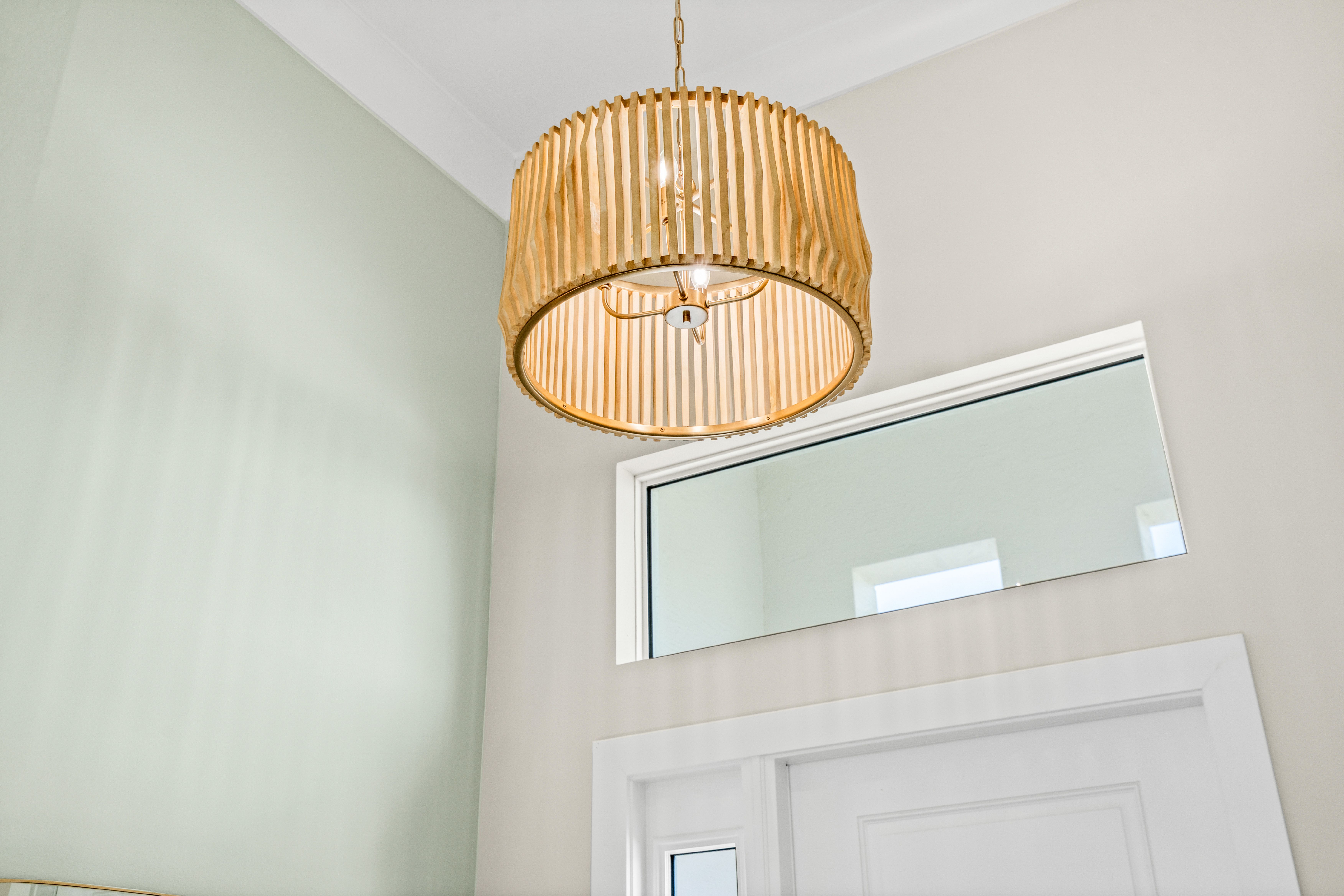 Foyer | 2147 Falls Manor