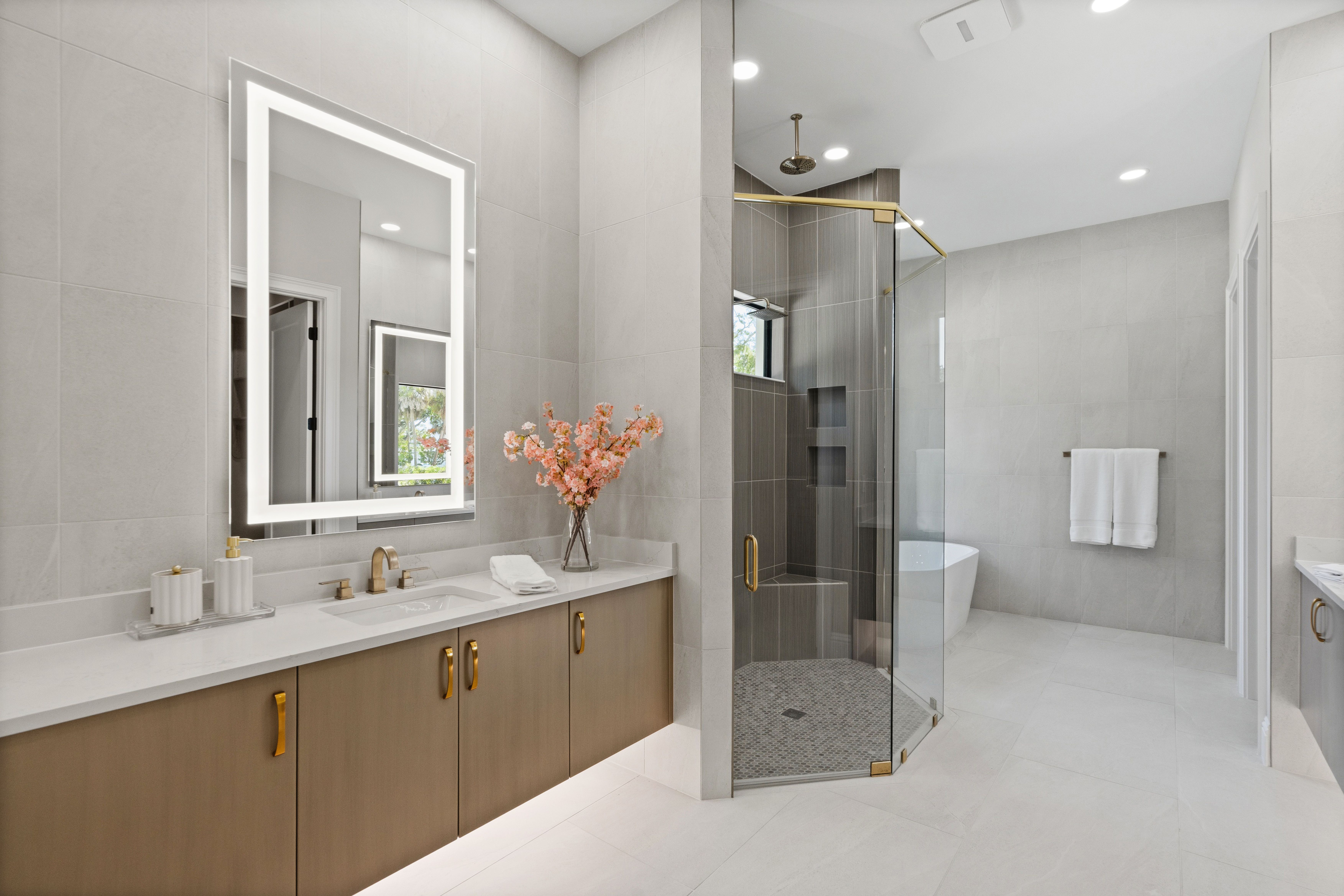 Master Bath | 9241 Seaglass Ct