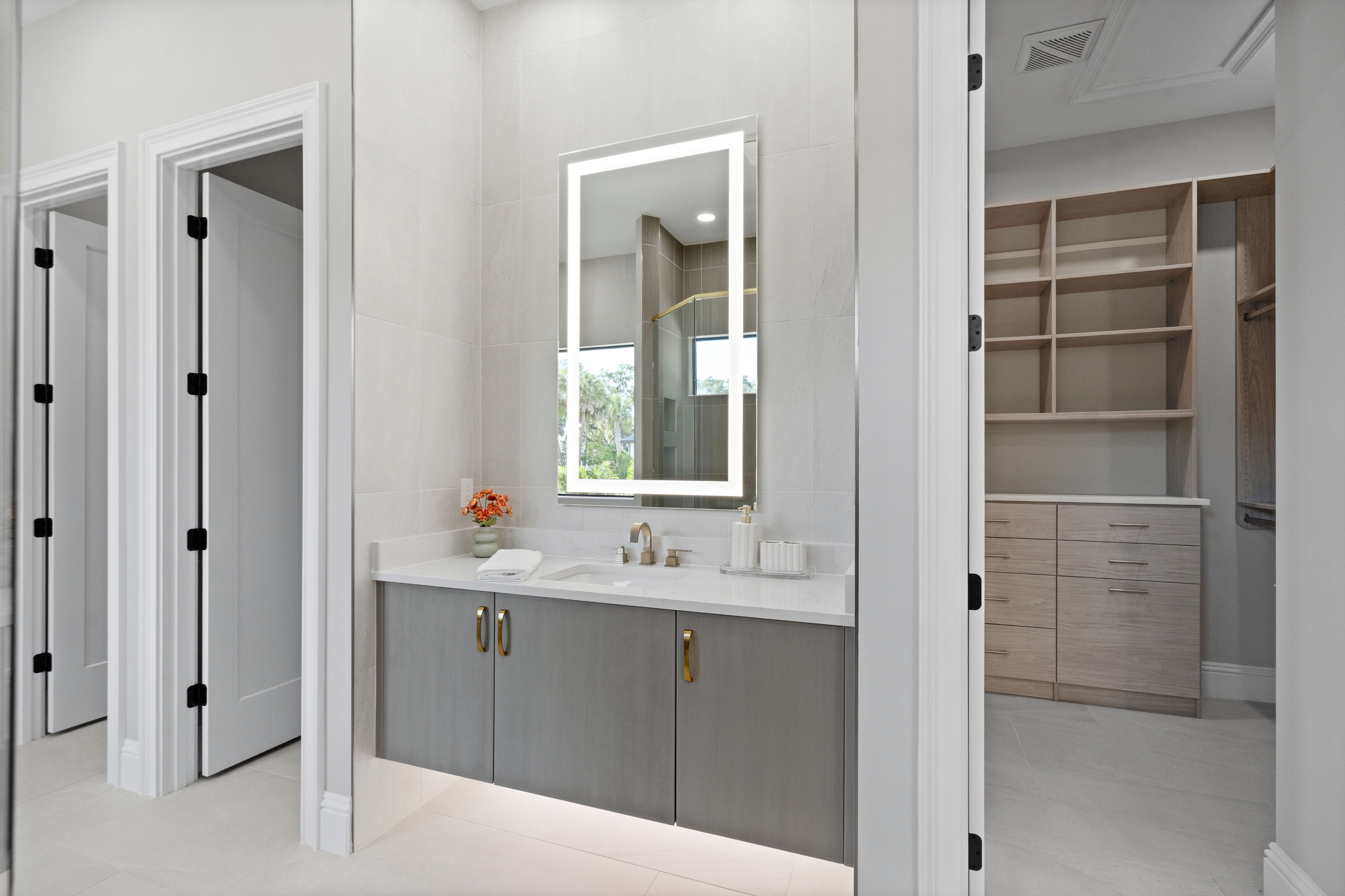 Master Bath | 9241 Seaglass Ct