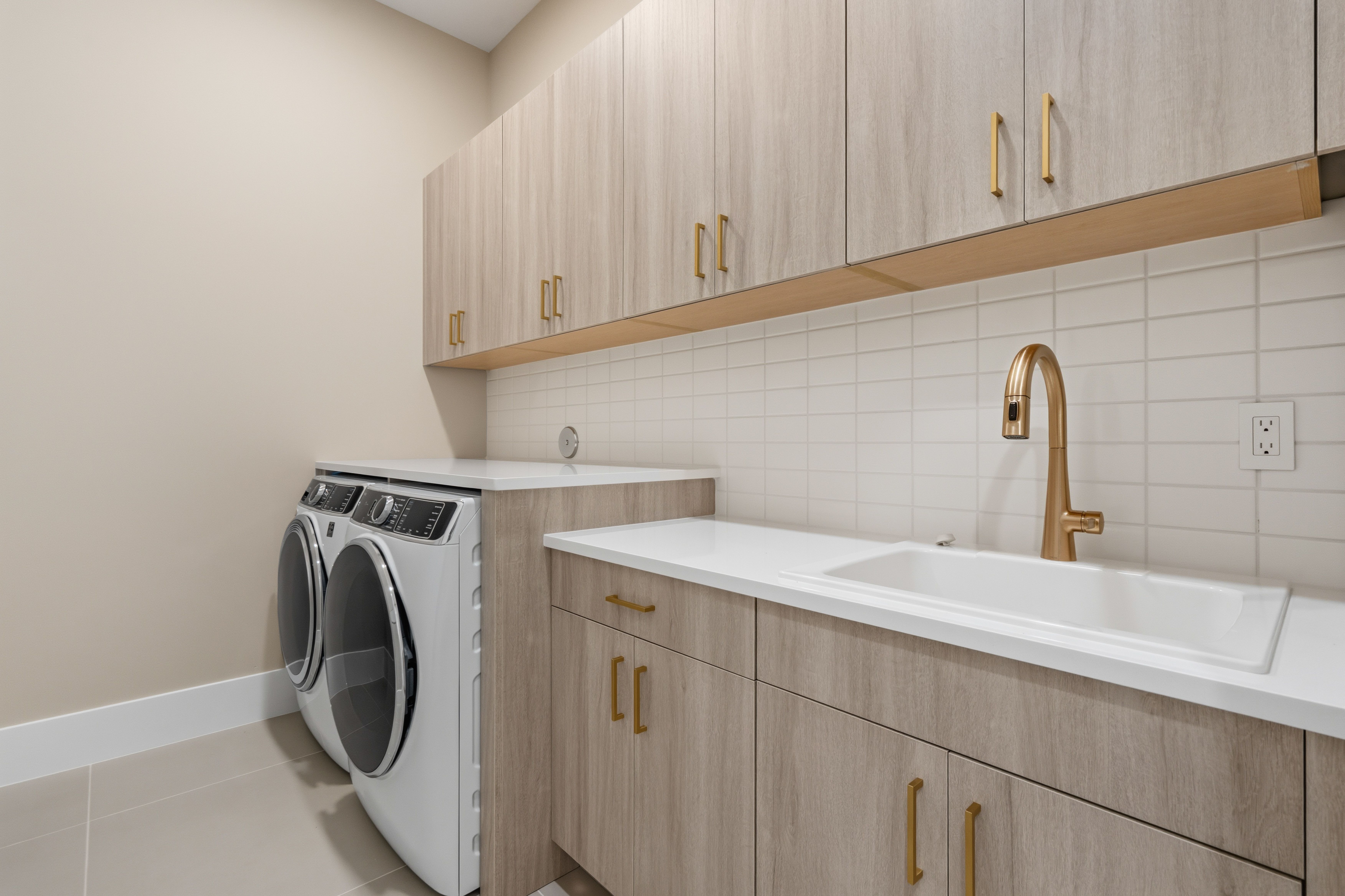 Laundry Room | 9108 Seaglass Ct
