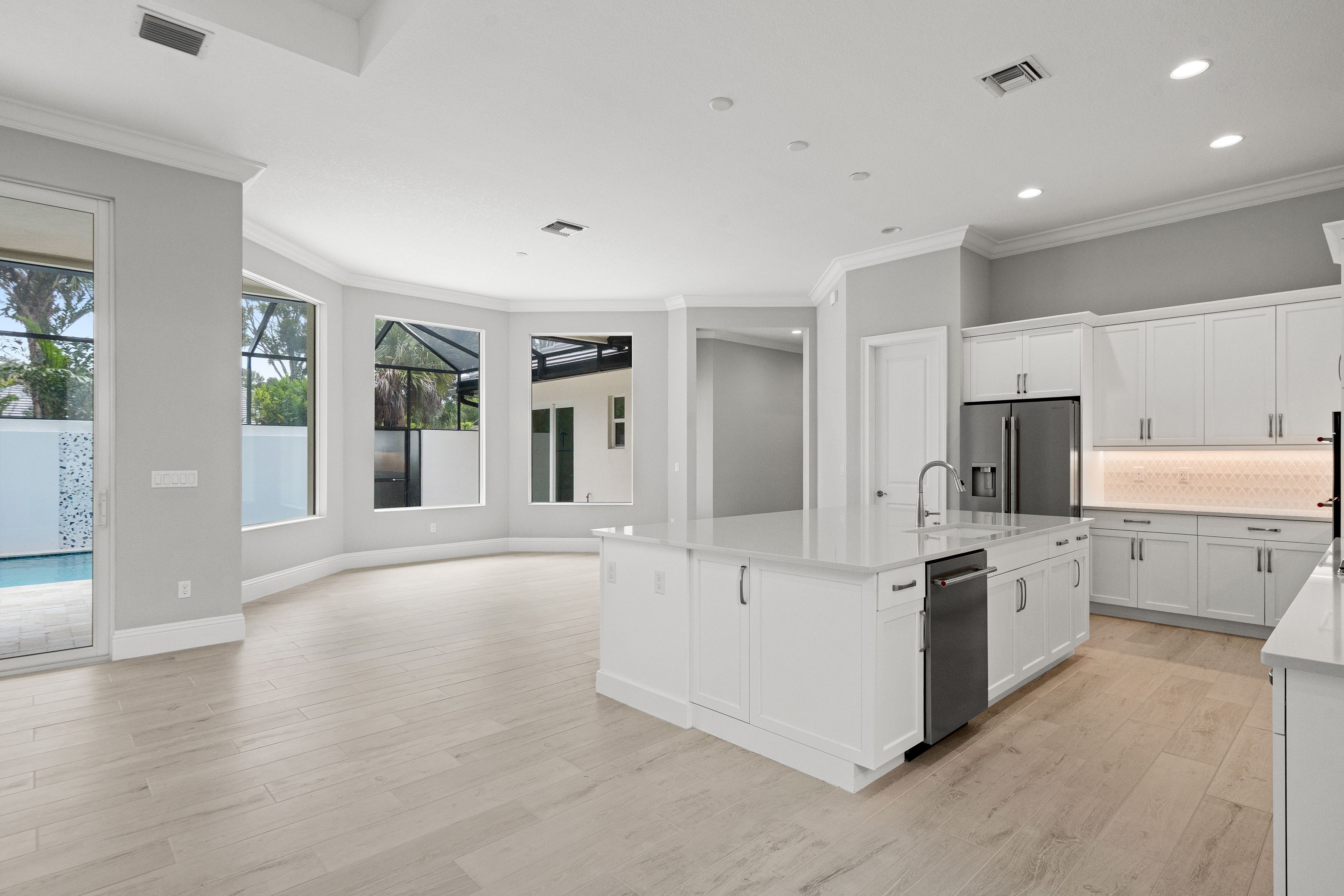 Kitchen and Dining | 4133 Lucaya Pointe Way