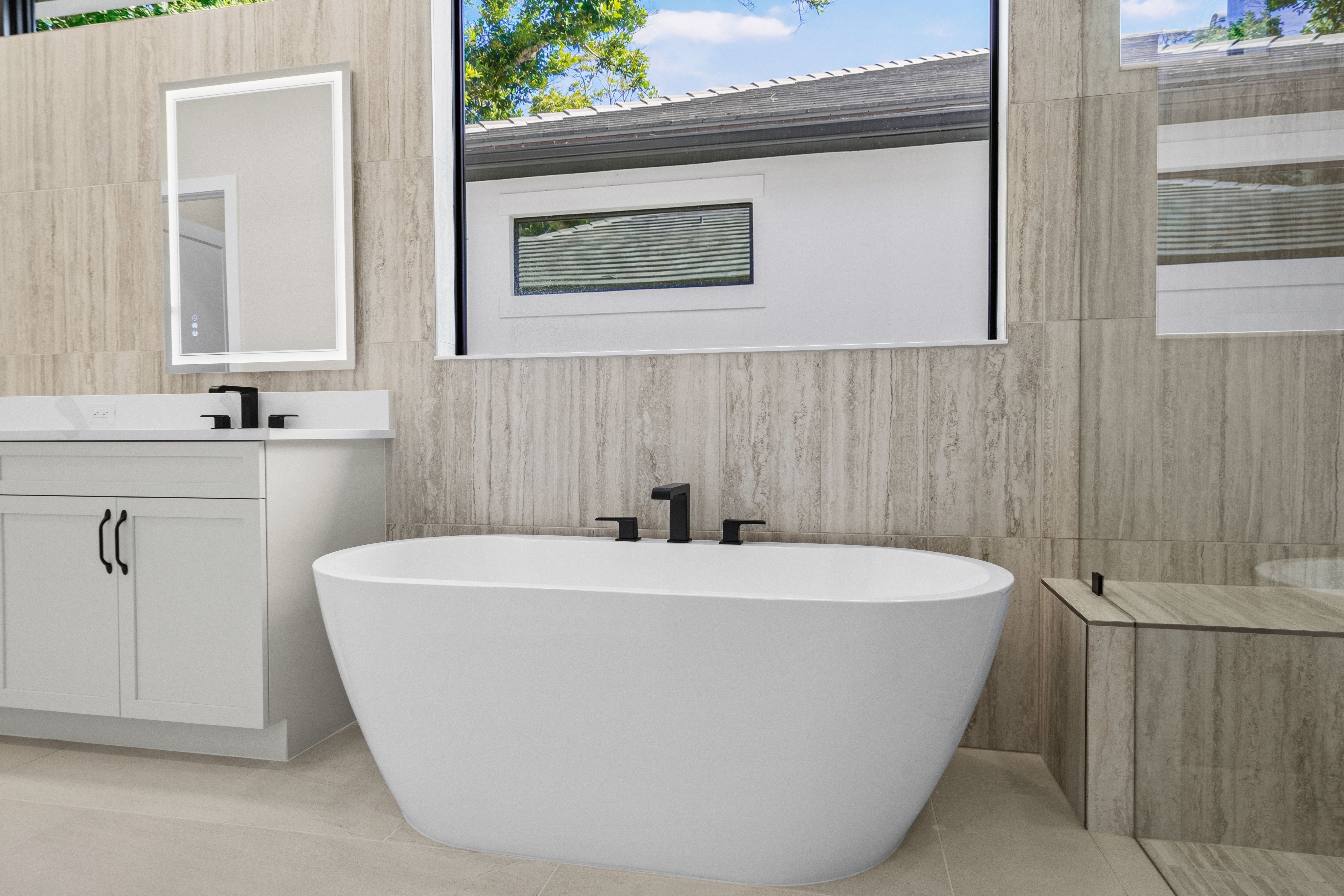 Master Bath | 9235 Seaglass Ct