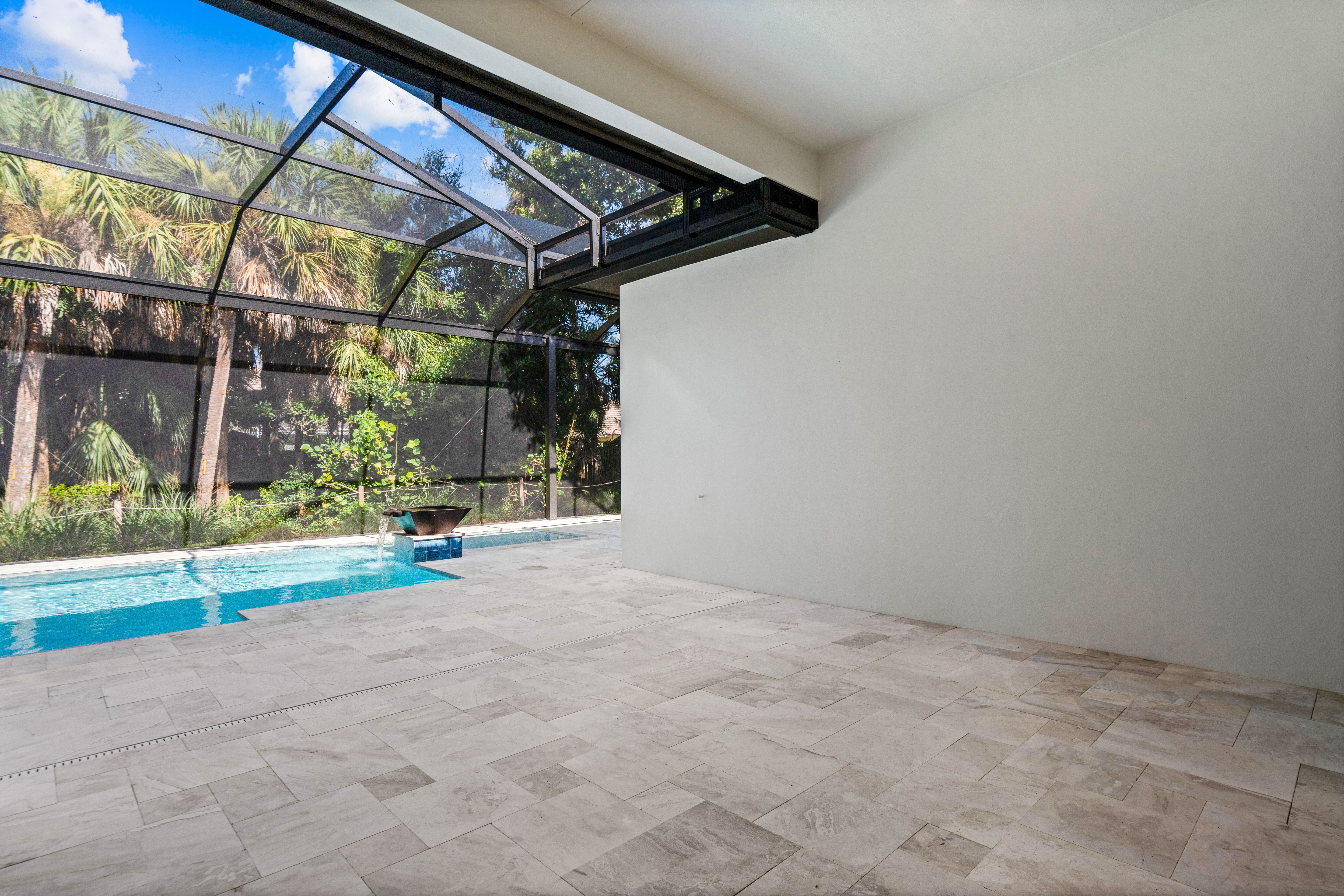 Lanai | 9235 Seaglass Ct