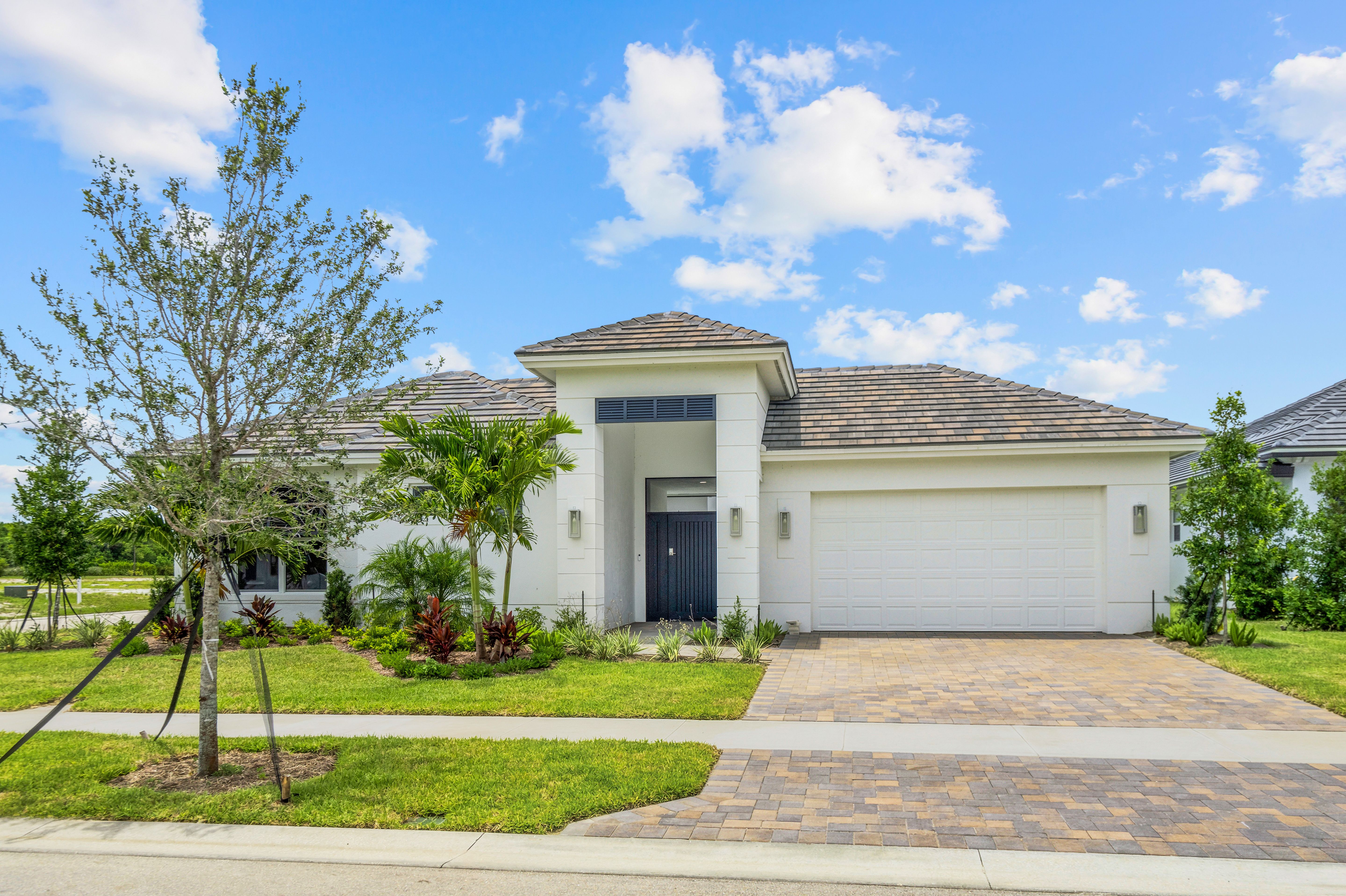 Front Elevation | 14196 SW Pinnacle Ct