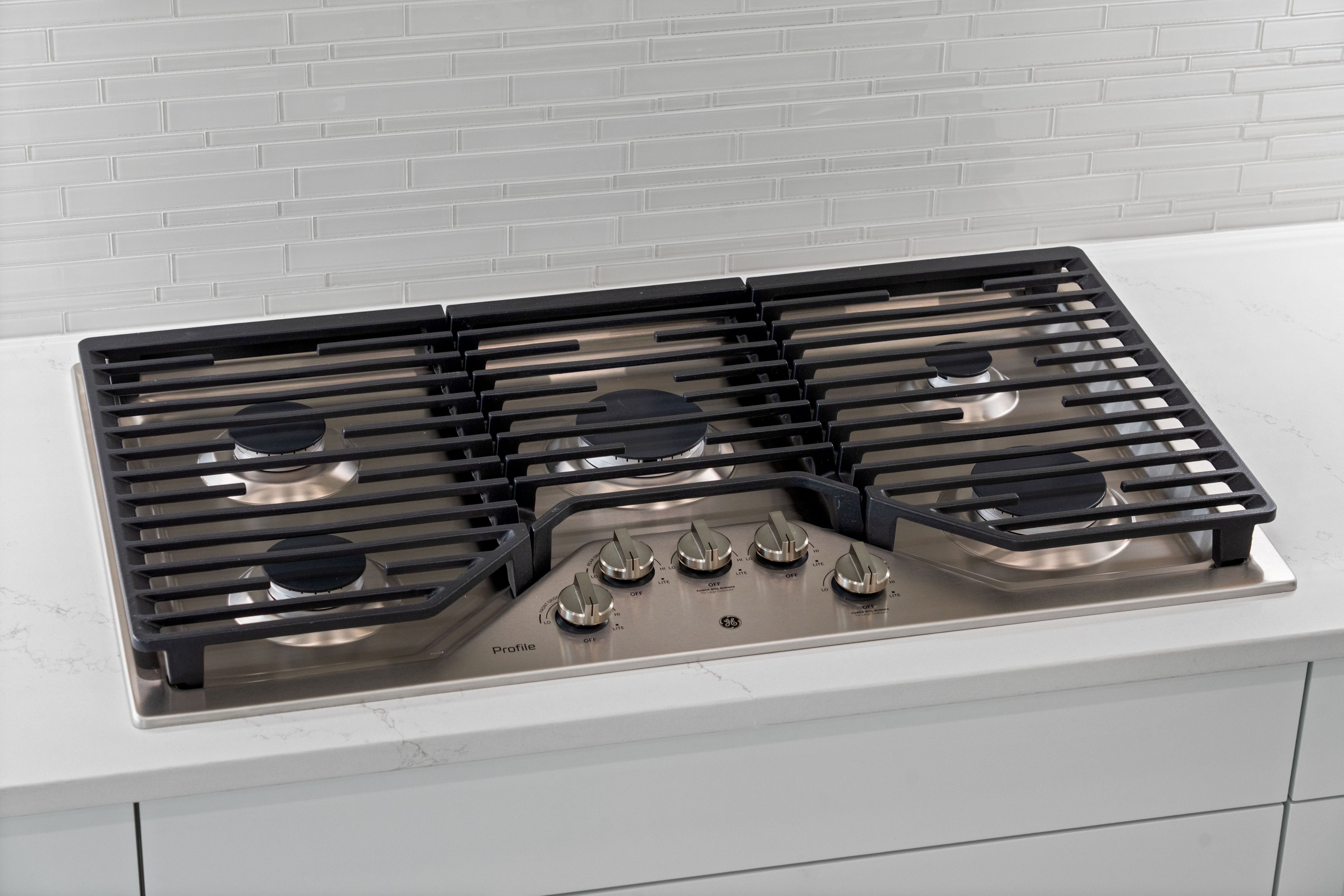 Kitchen Gas Burner Detail | 14196 SW Pinnacle Ct