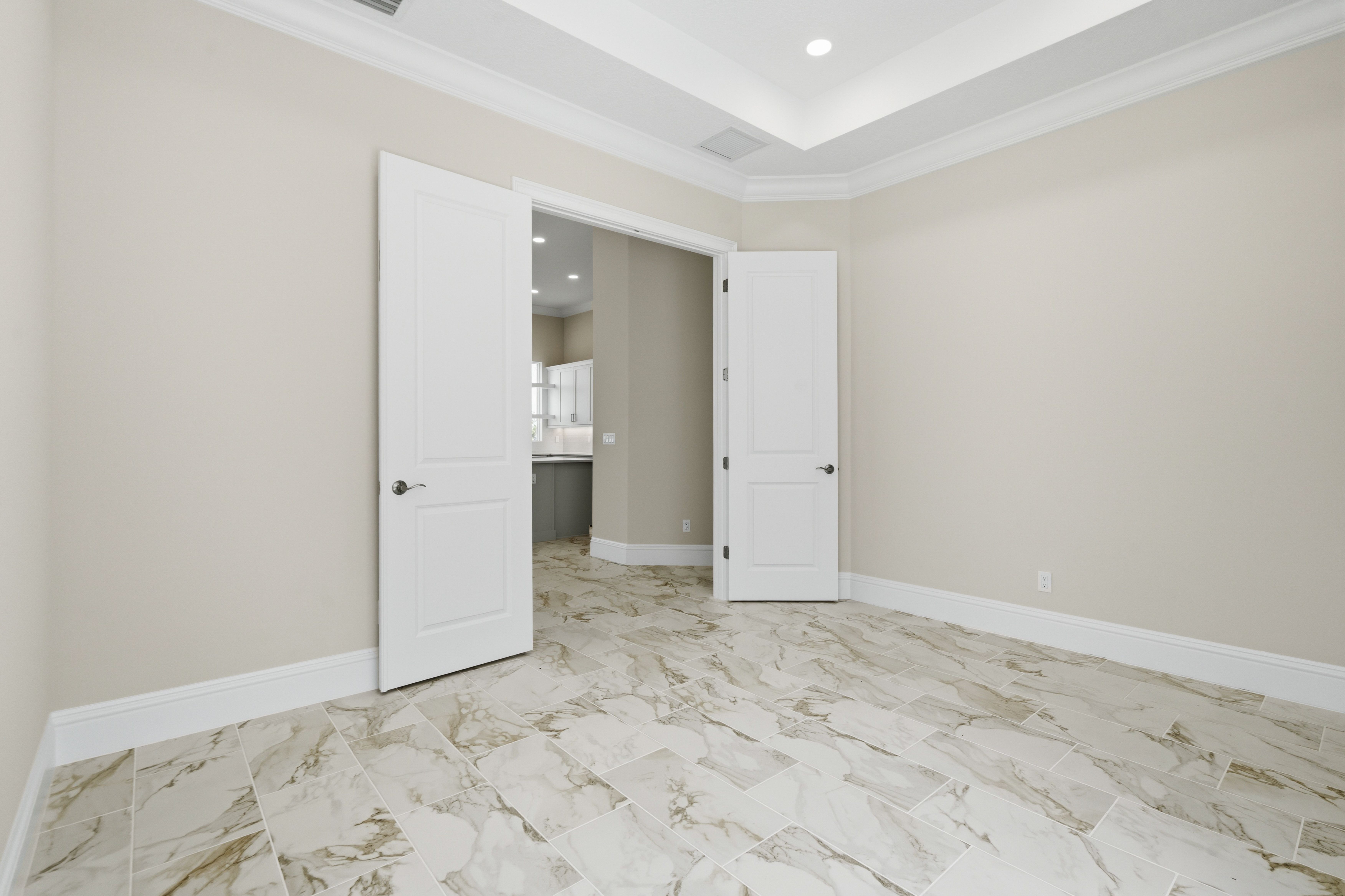 Den | 14196 SW Pinnacle Ct