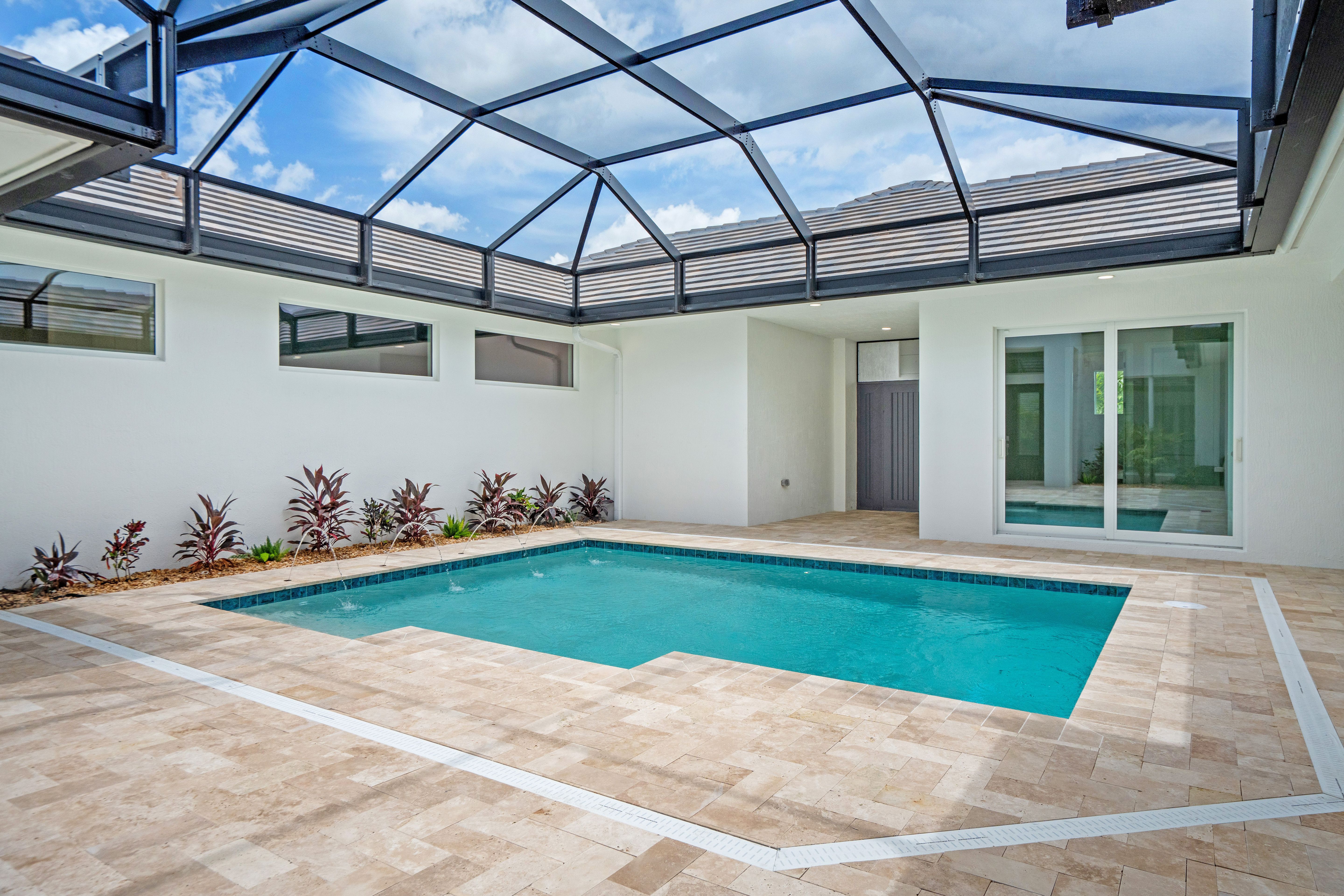 Screened Pool Courtyard | 14196 SW Pinnacle Ct