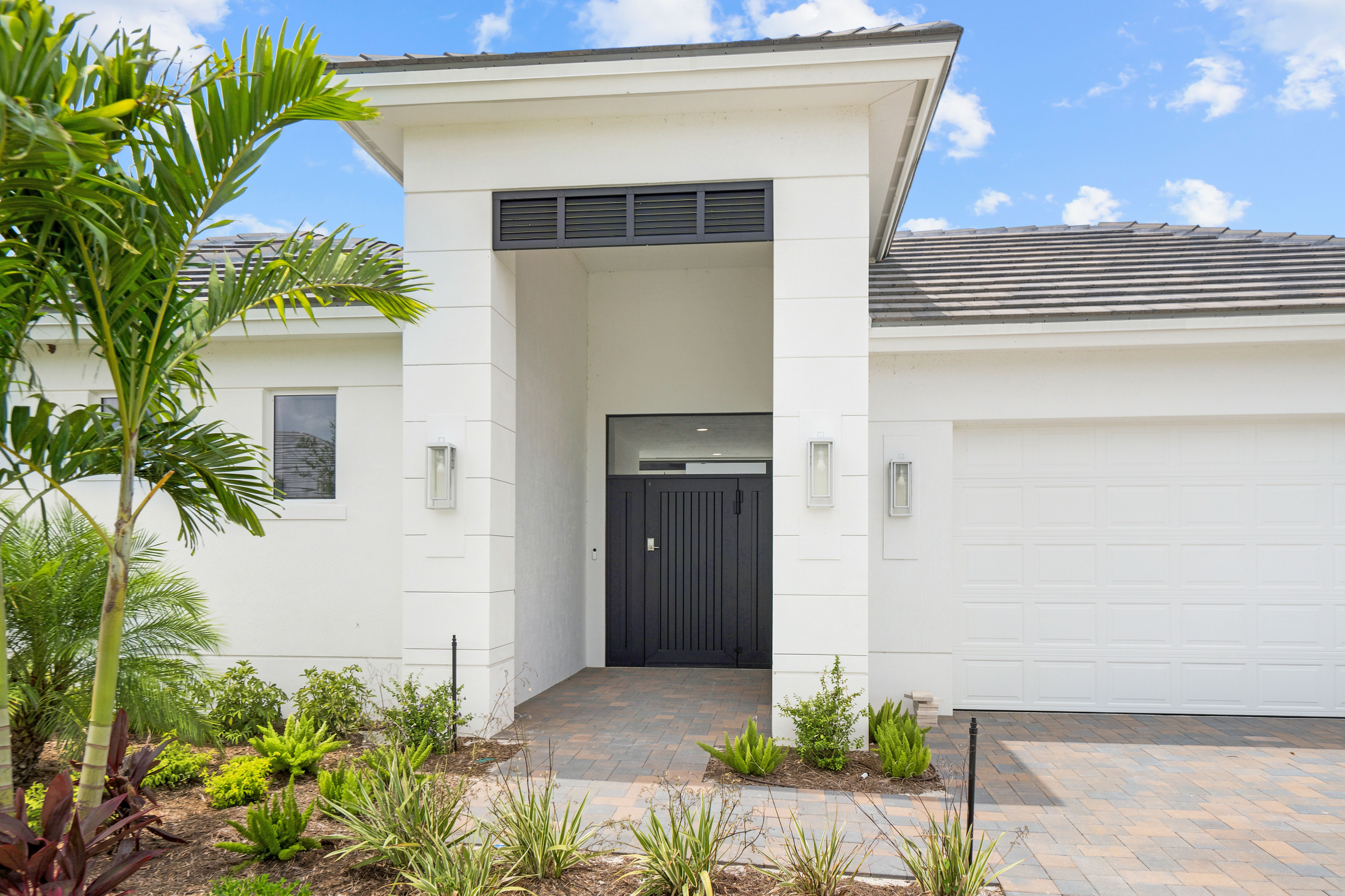 Front Elevation | 14196 SW Pinnacle Ct