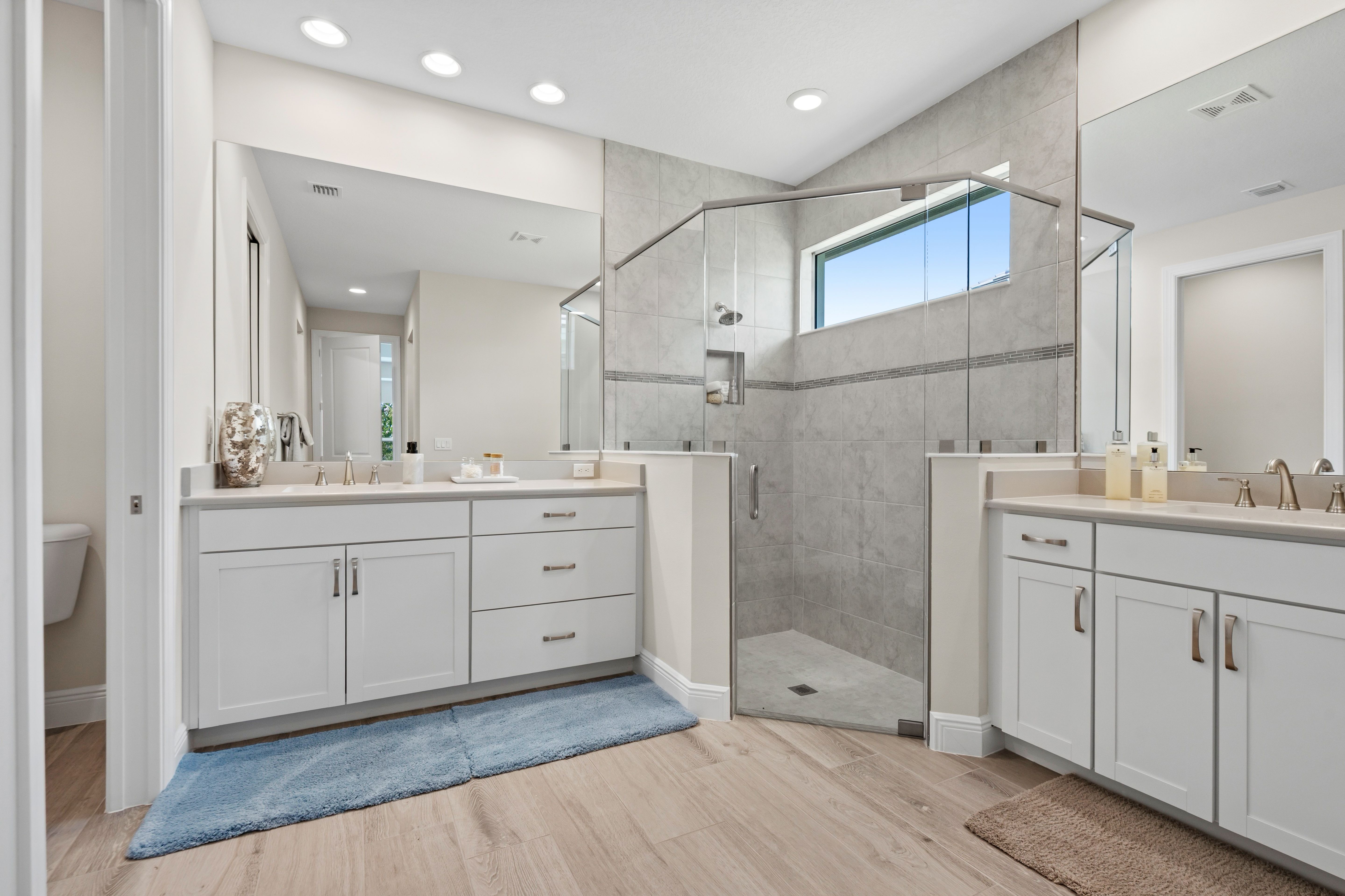 Master Bath | 12501 SW Sunset Lake Terrace