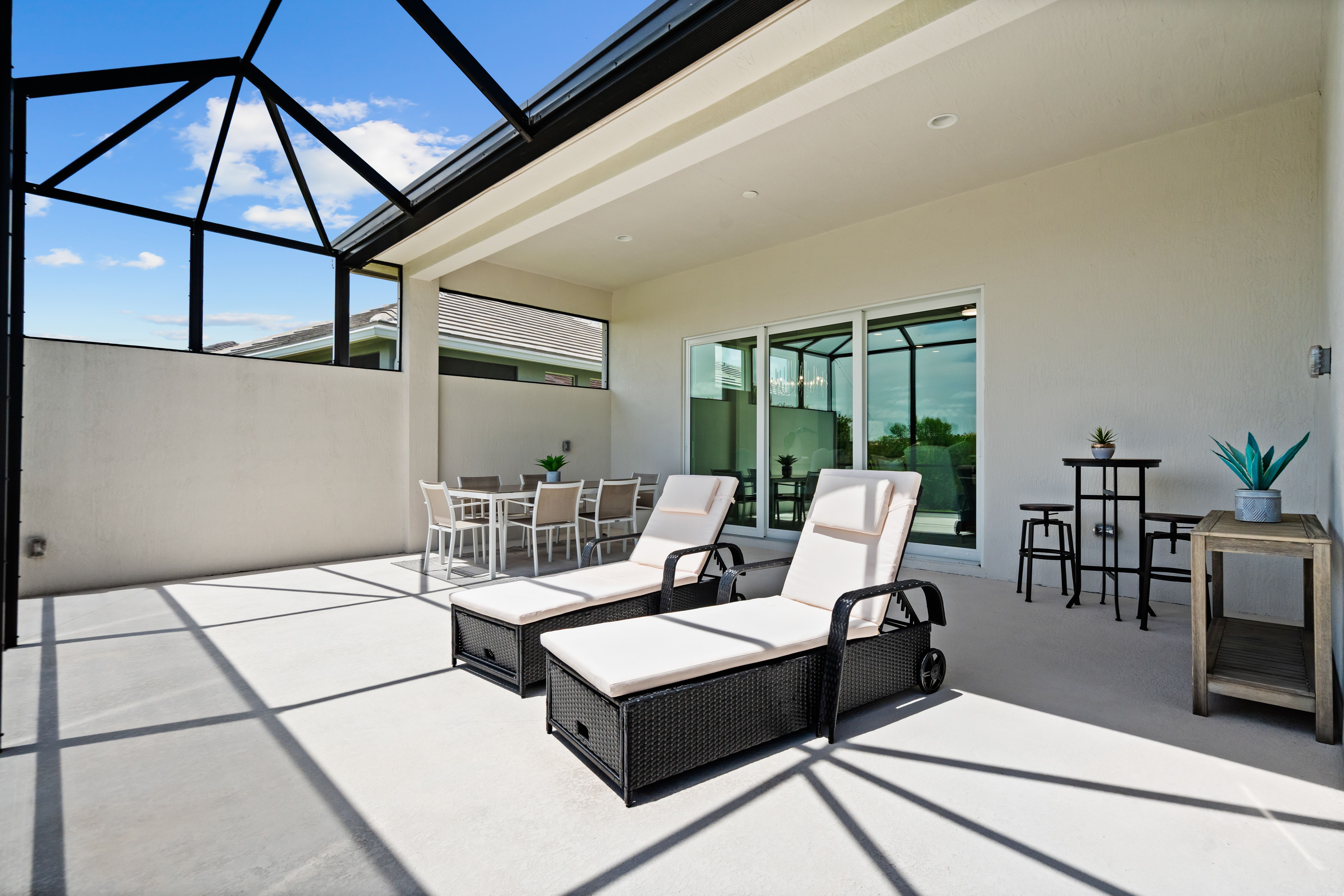 Lanai | 12501 SW Sunset Lake Terrace