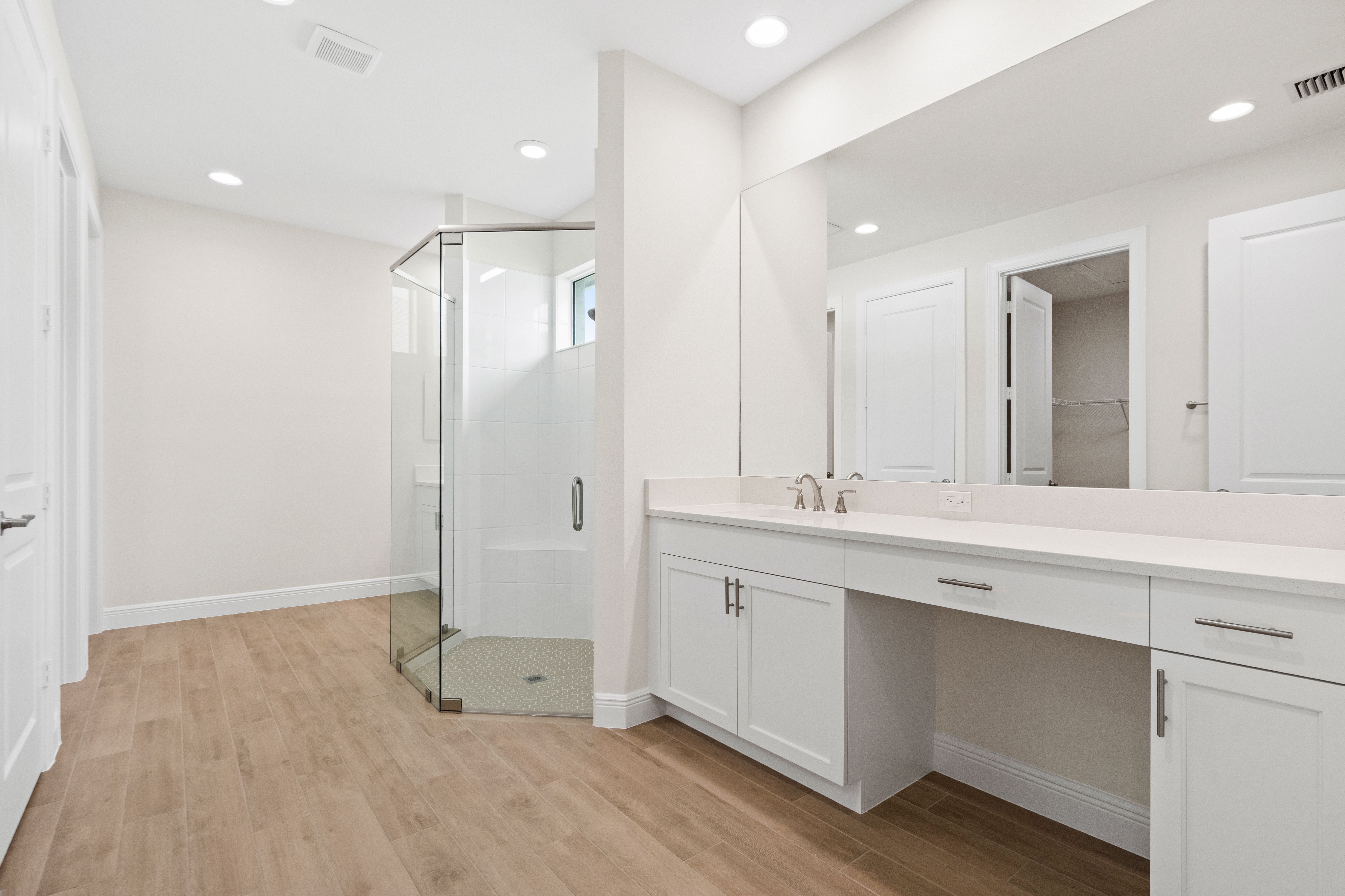 Master Bath | 4018 Tower Pointe Way
