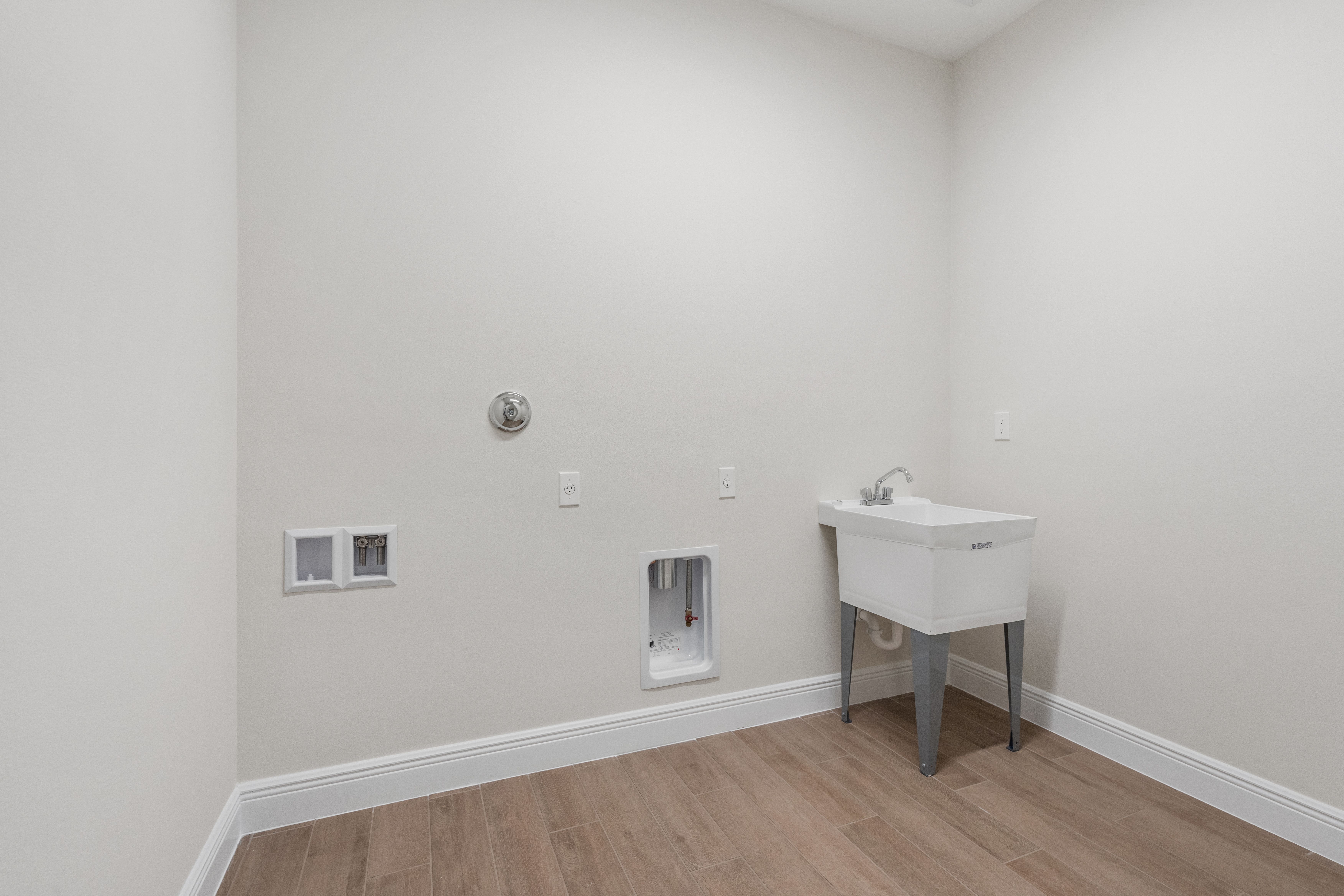 Laundry | 4018 Tower Pointe Way