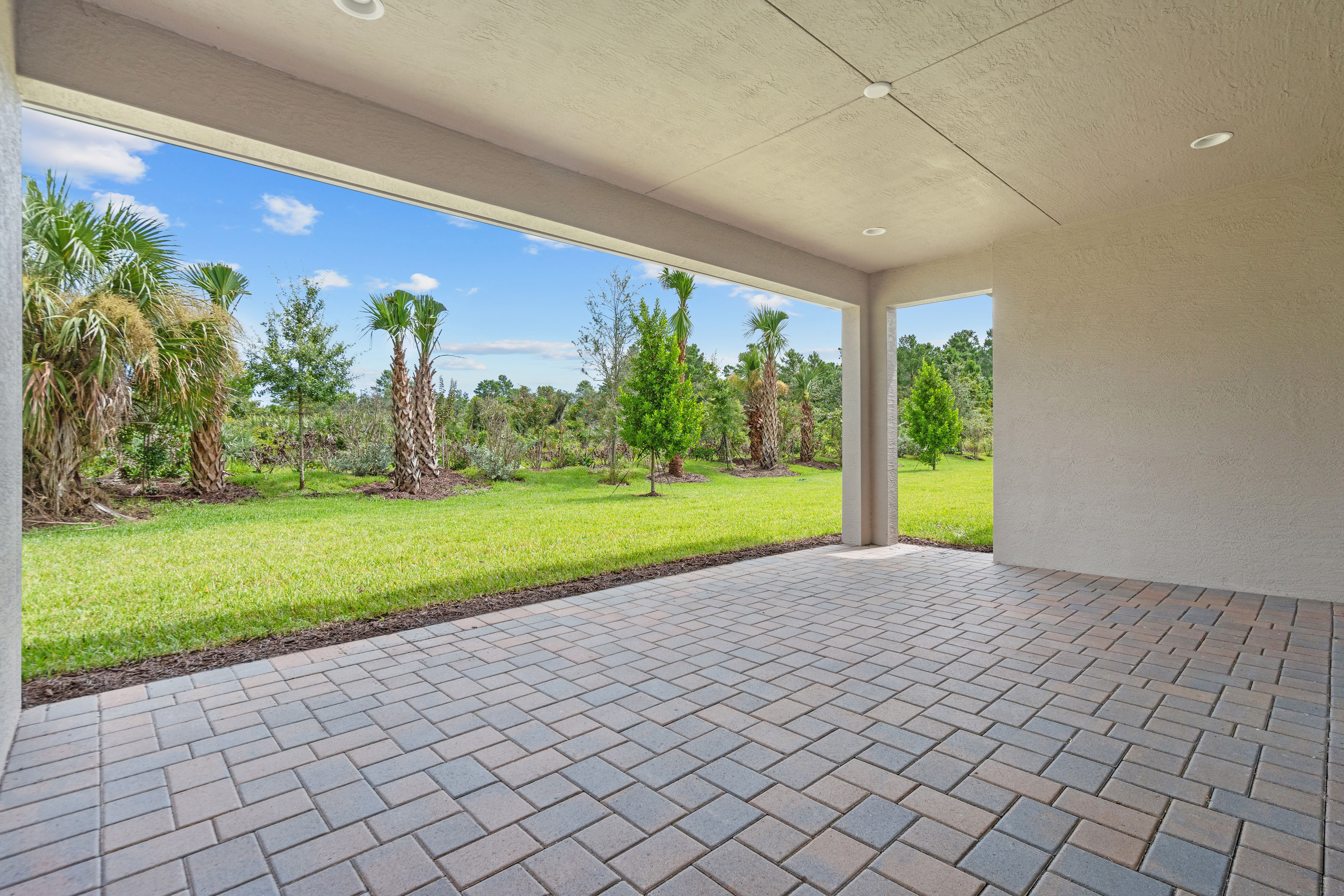 Lanai | 4018 Tower Pointe Way