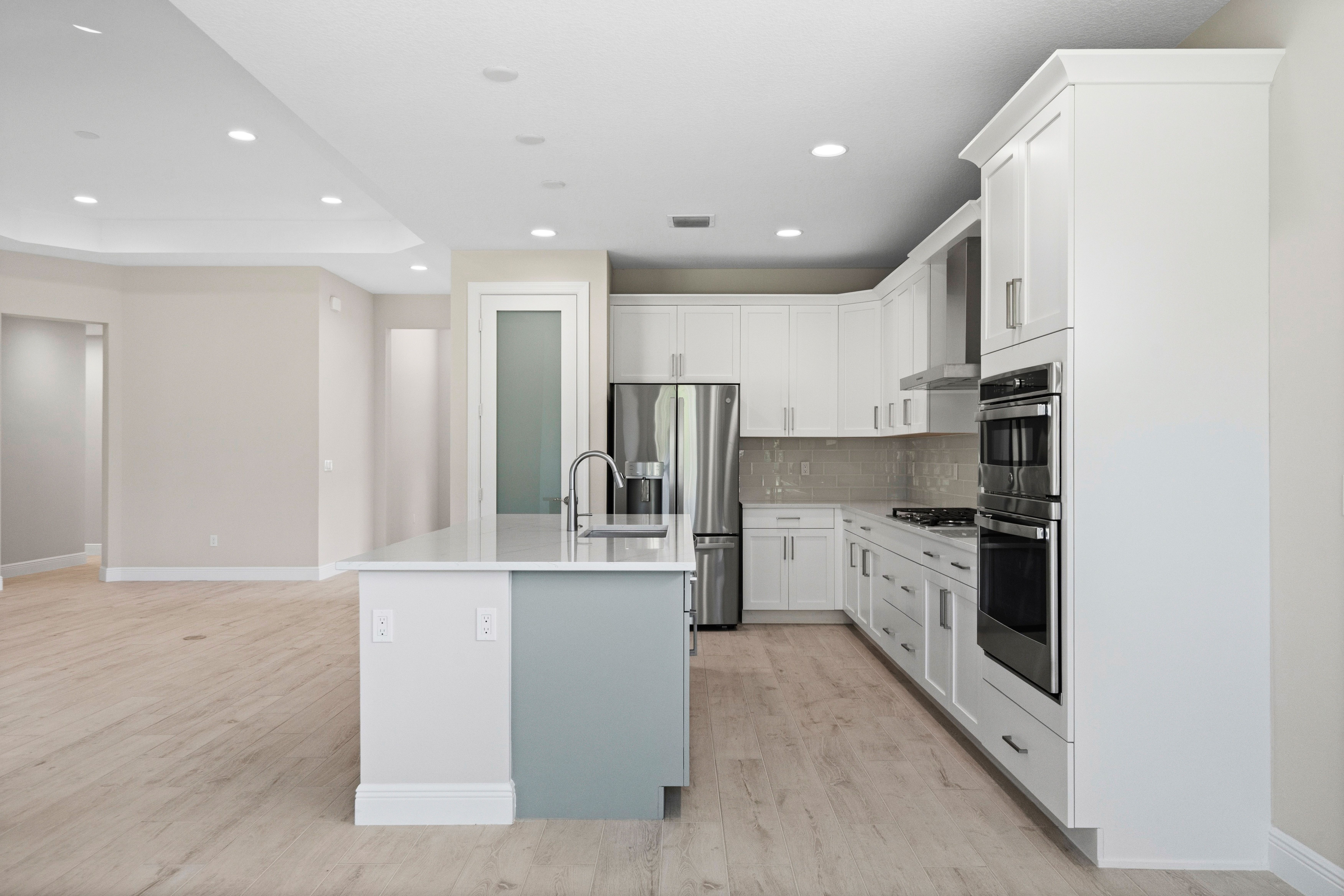 Kitchen | 4090 Tower Pointe Way