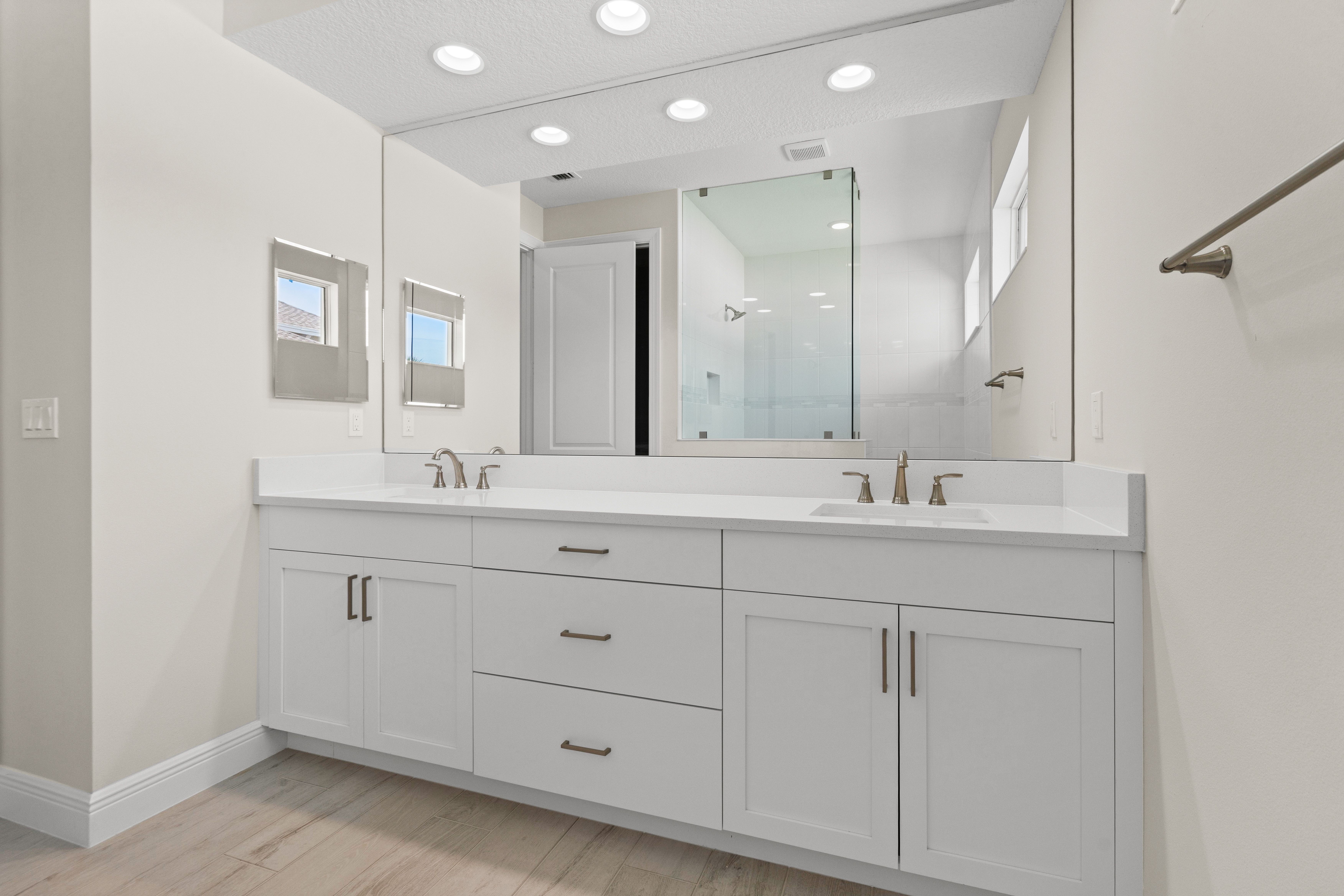Master Bath | 4090 Tower Pointe Way
