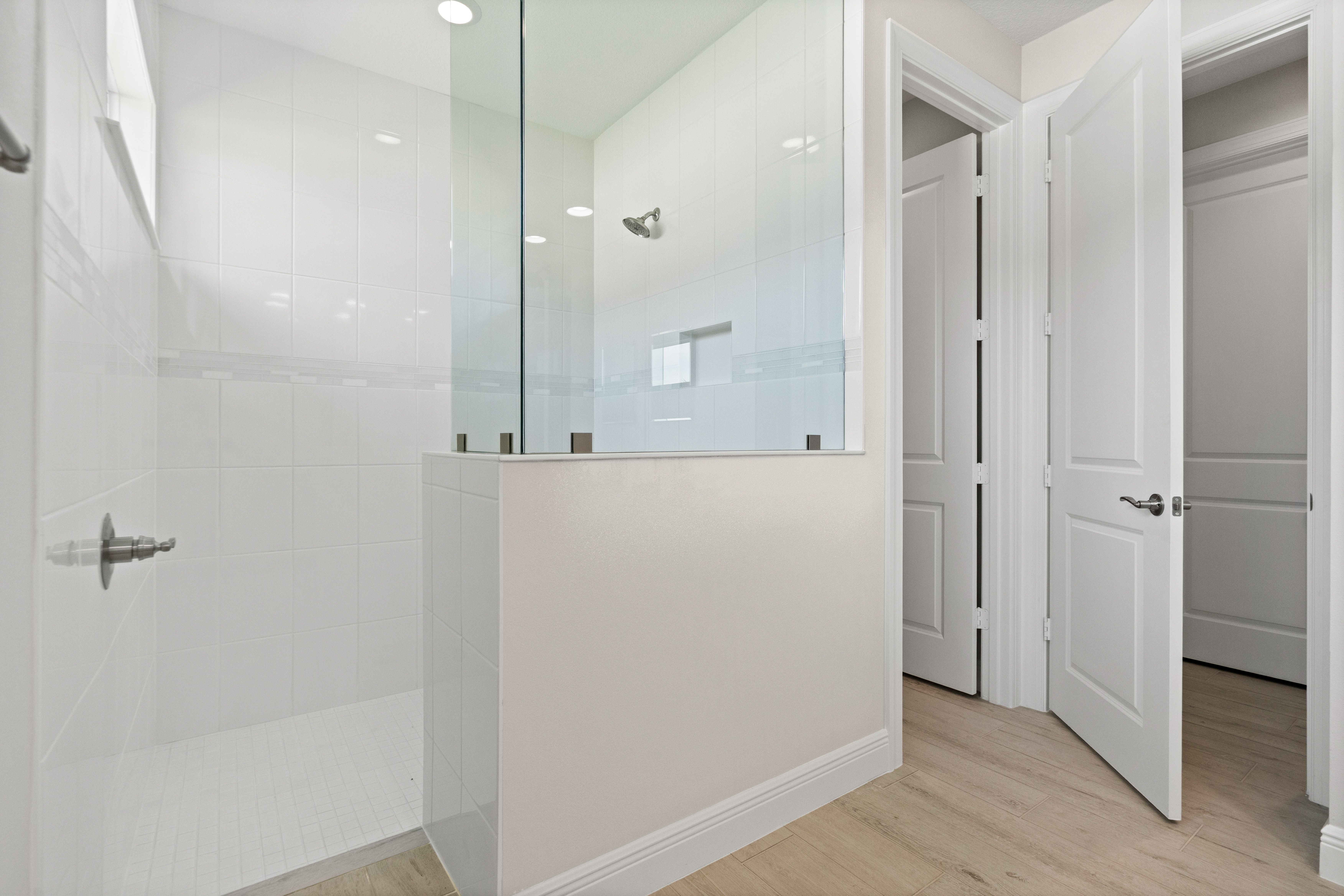 Master Bath | 4090 Tower Pointe Way