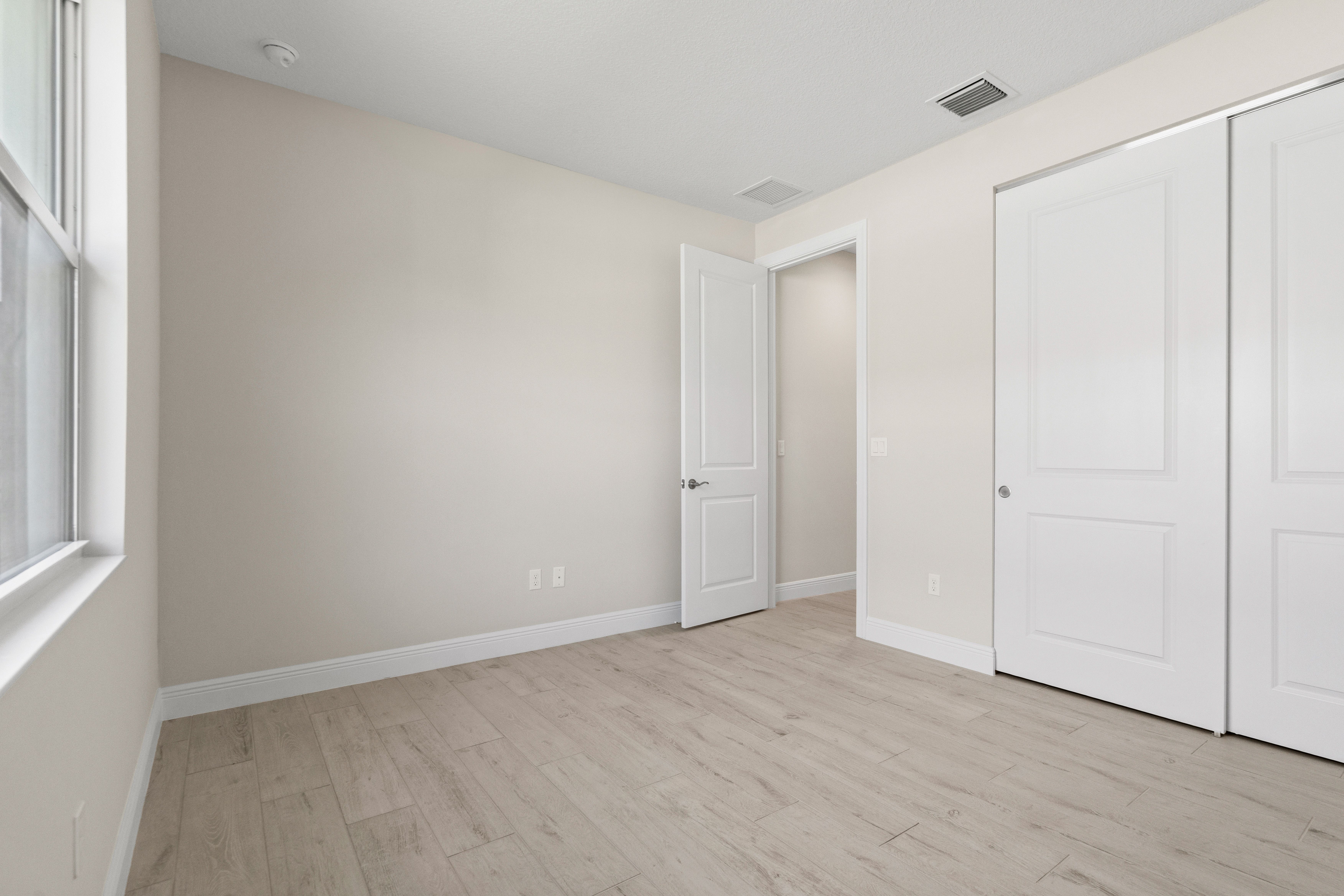 Bed 2 | 4090 Tower Pointe Way