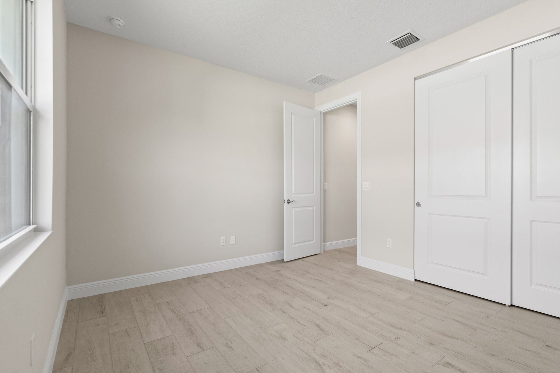 Bed 2 | 4090 Tower Pointe Way