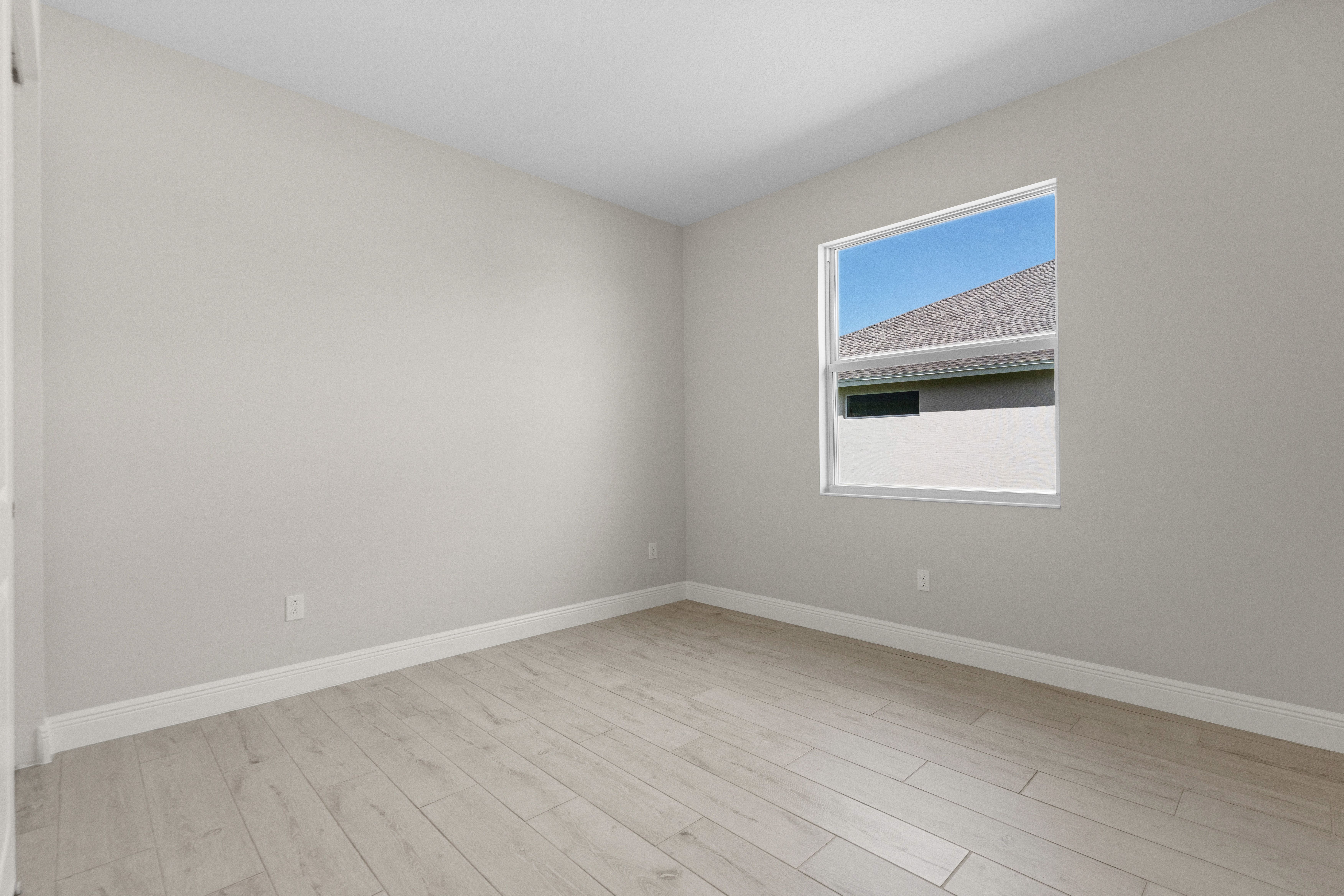 Bed 2 | 4090 Tower Pointe Way
