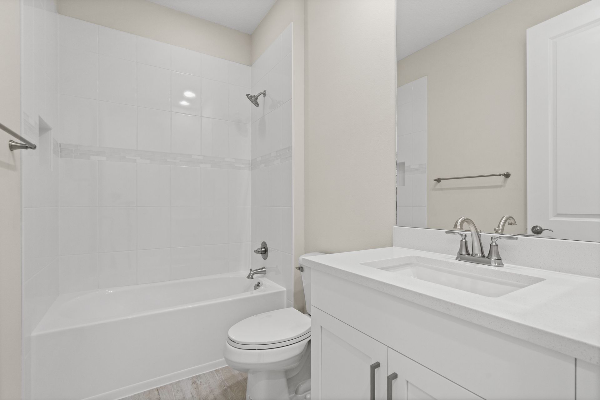 Bath 2 | 4090 Tower Pointe Way