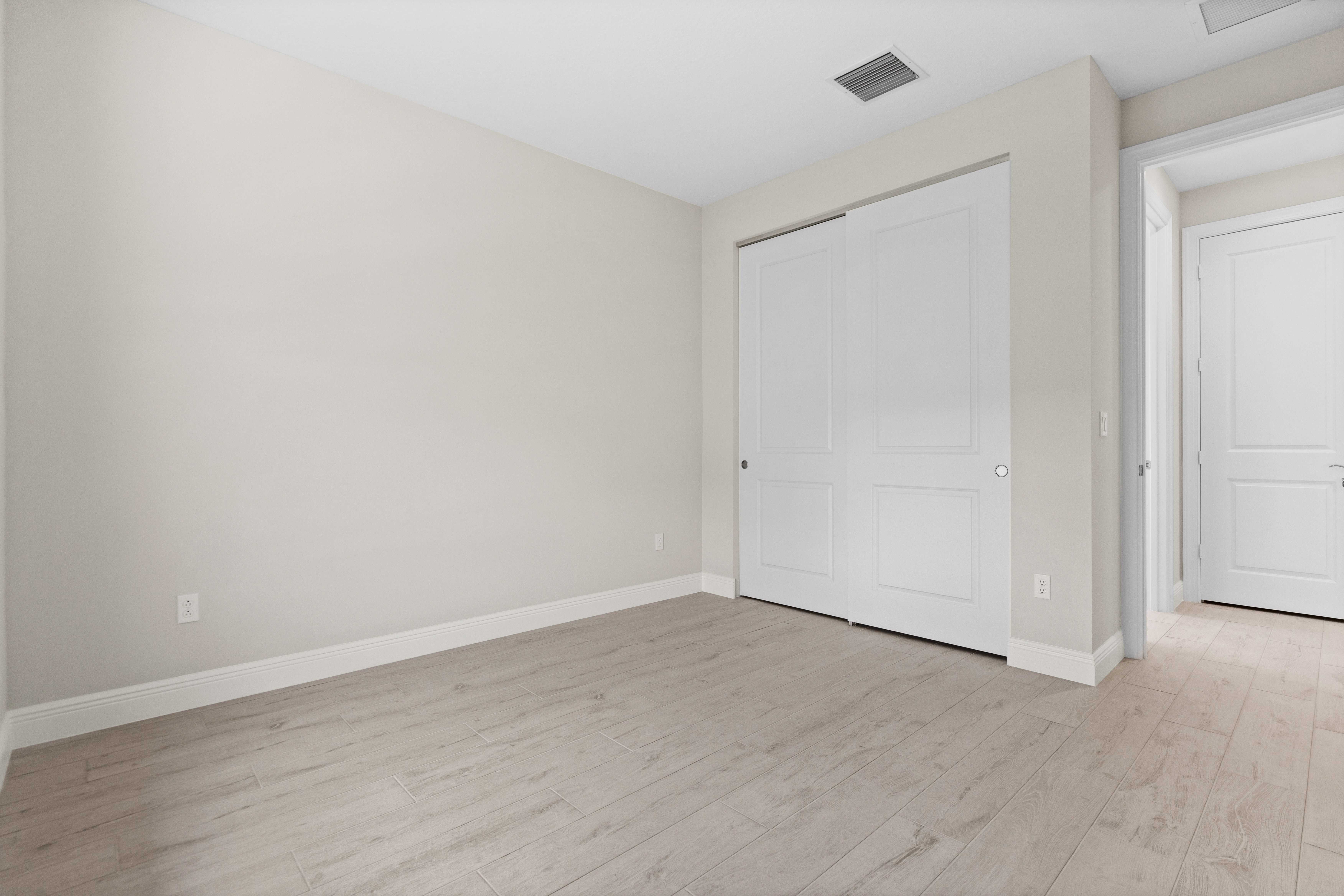 Bed 3 | 4090 Tower Pointe Way