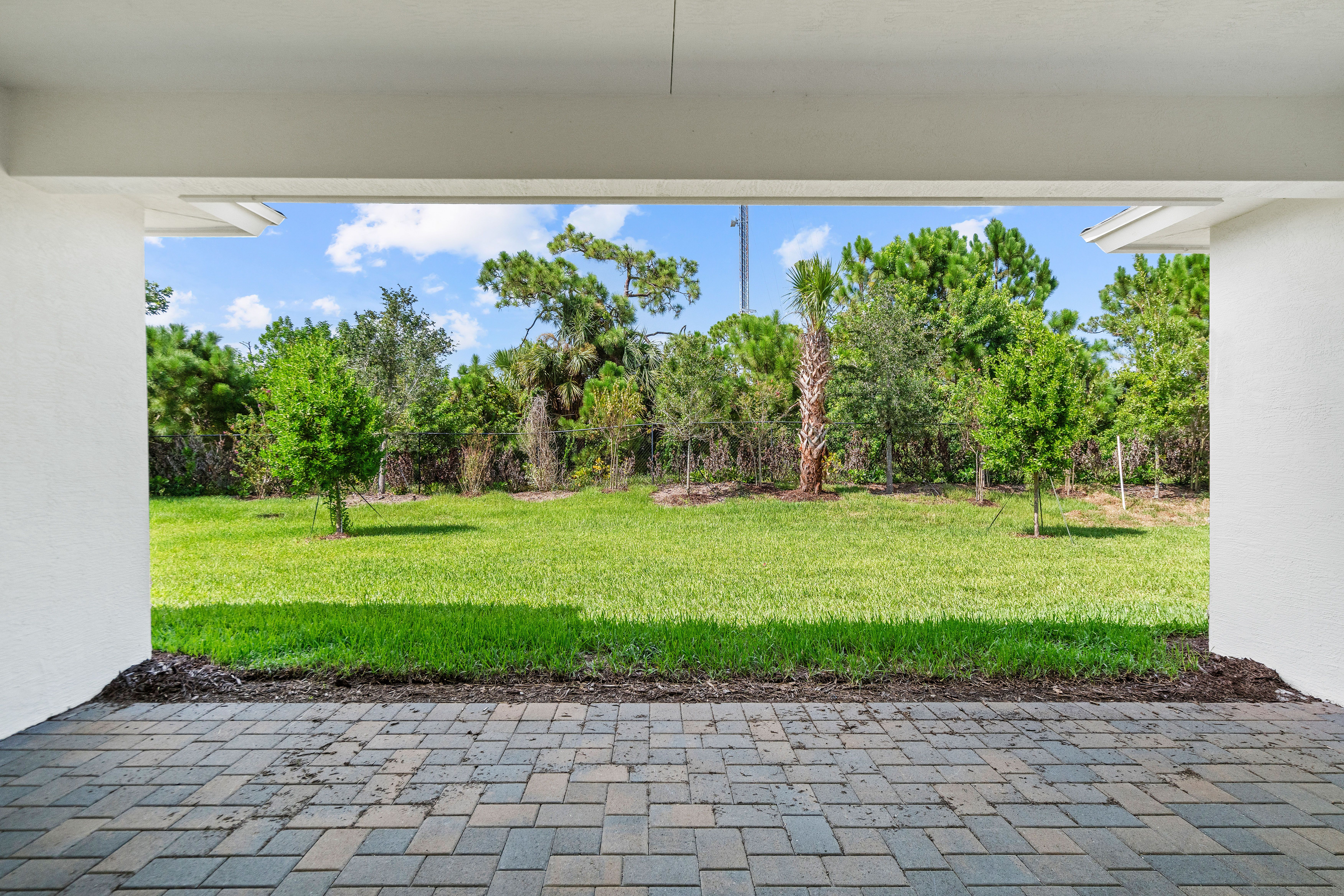 Lanai | 4090 Tower Pointe Way