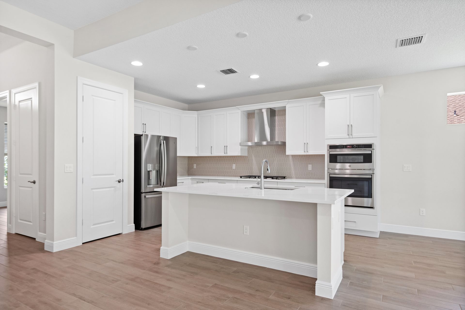 Kitchen | 4066 Tower Pointe Way