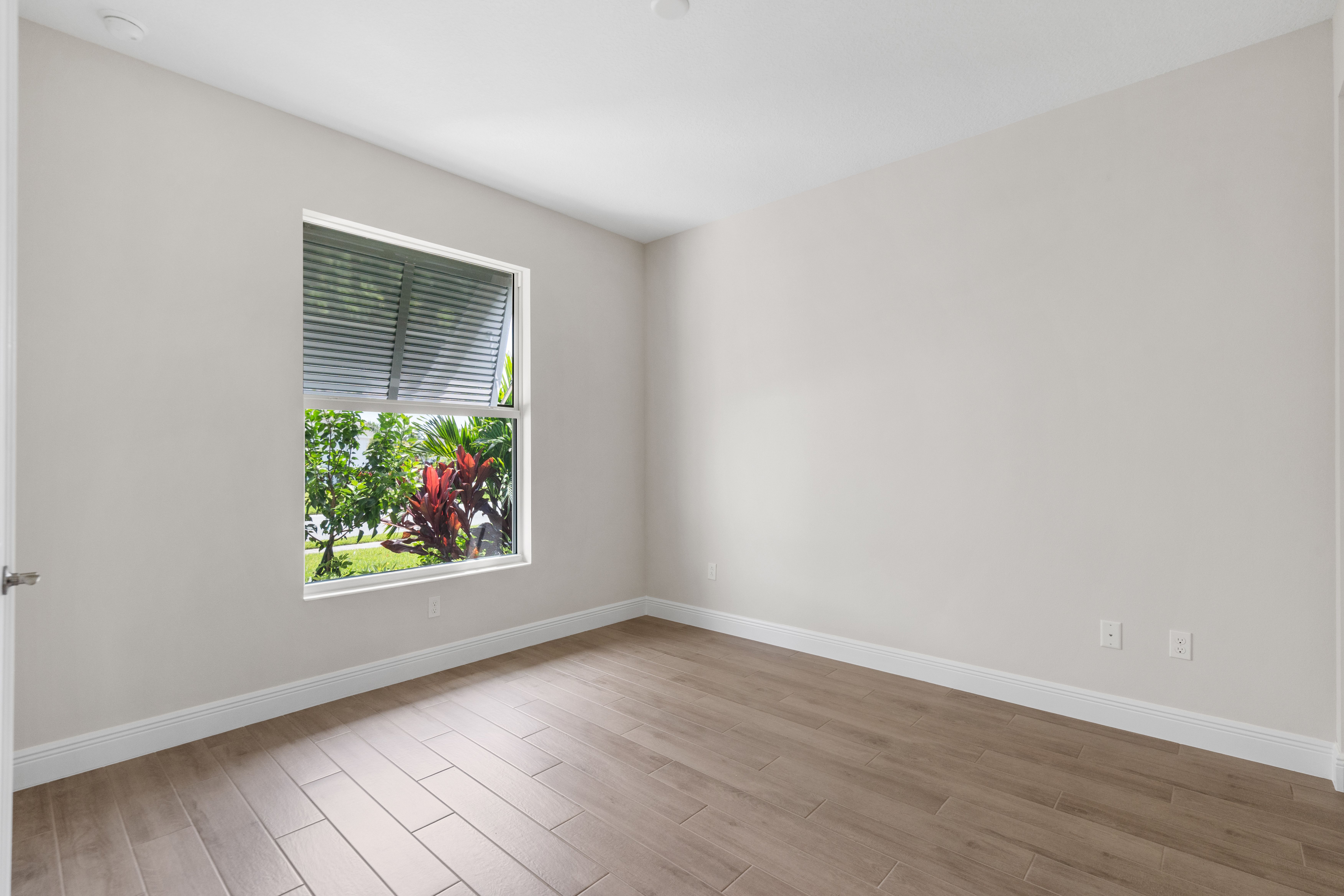 Den | 4066 Tower Pointe Way