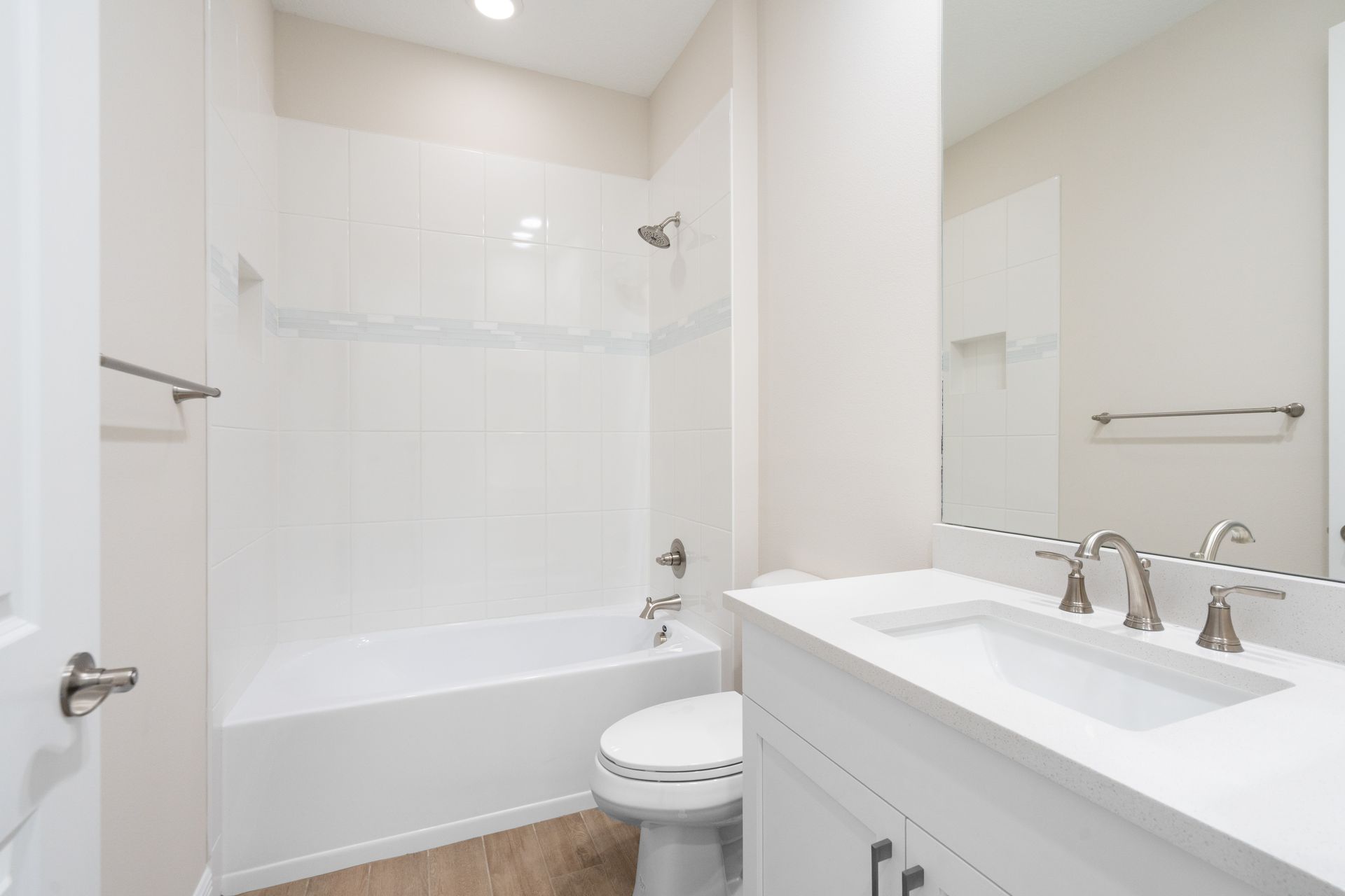 Bath 2 | 4066 Tower Pointe Way