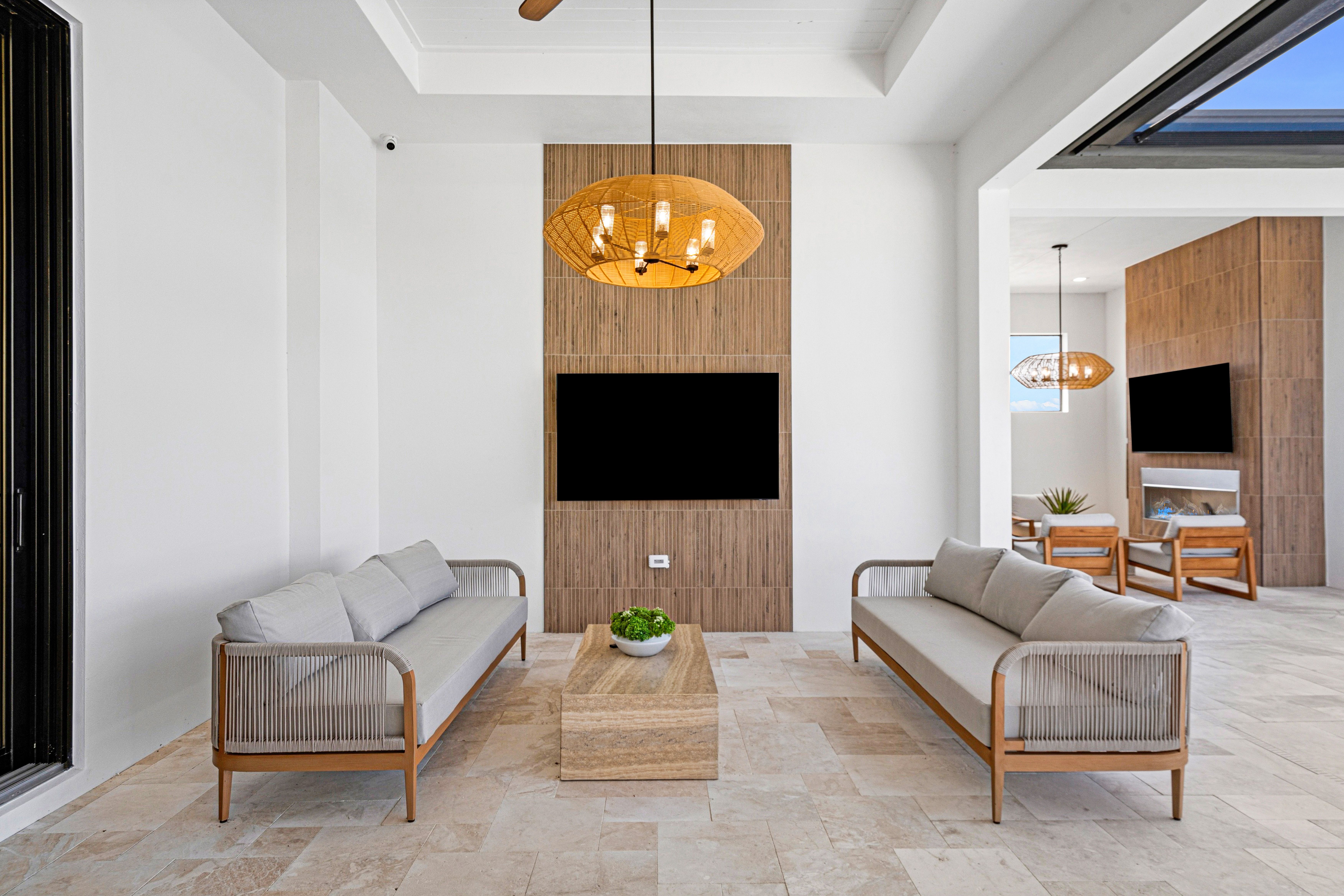 Lanai | Bridgewater