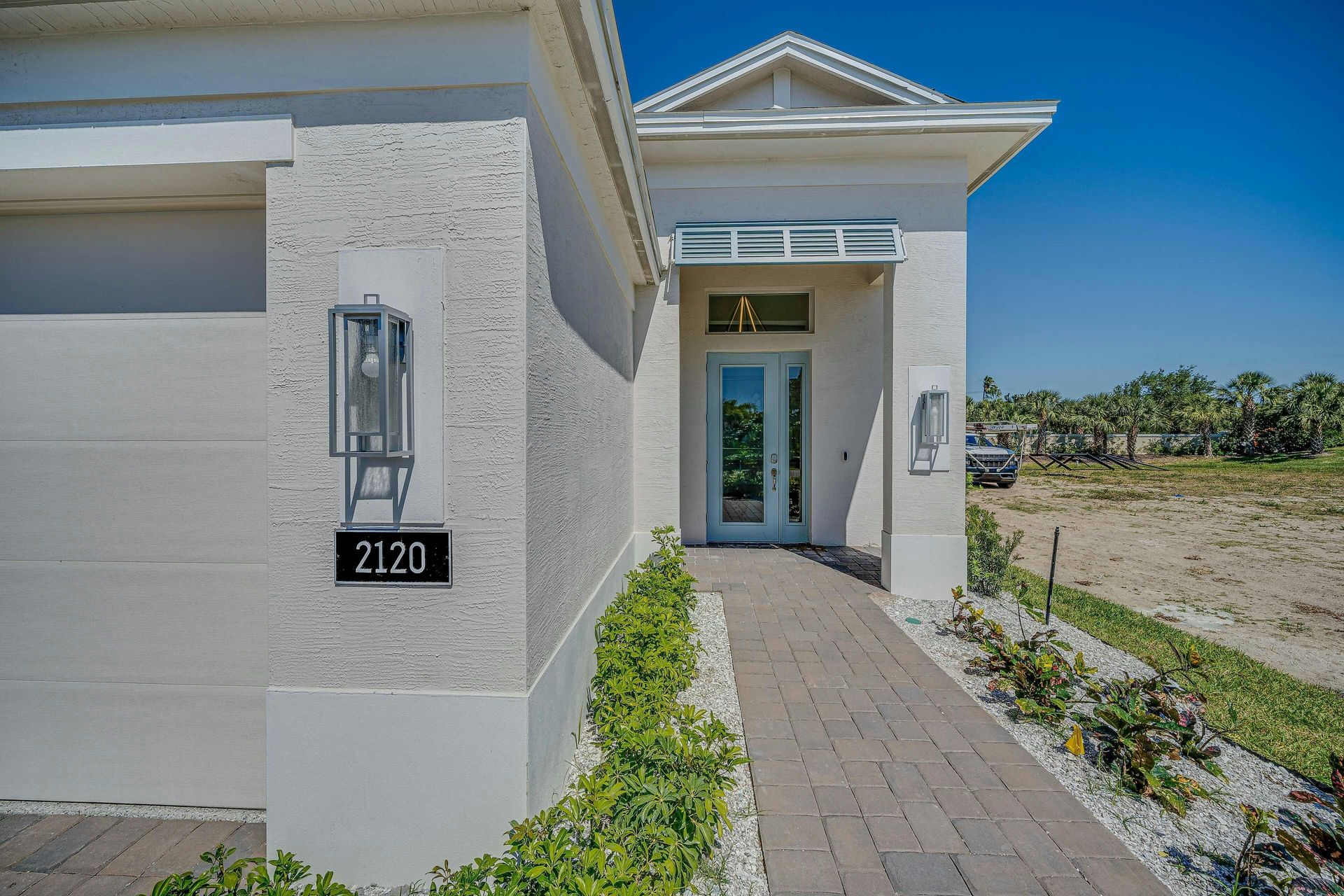 Front Entry Detail | Beacon Model