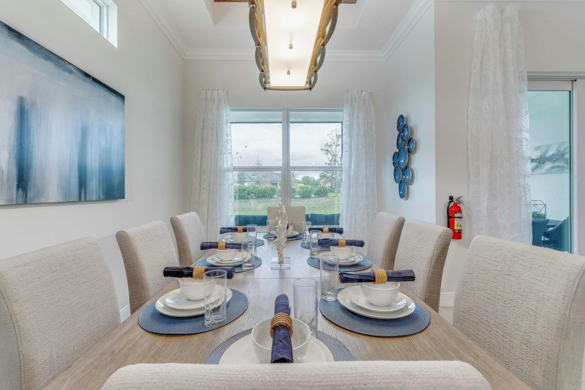 Dining | Lucida Model