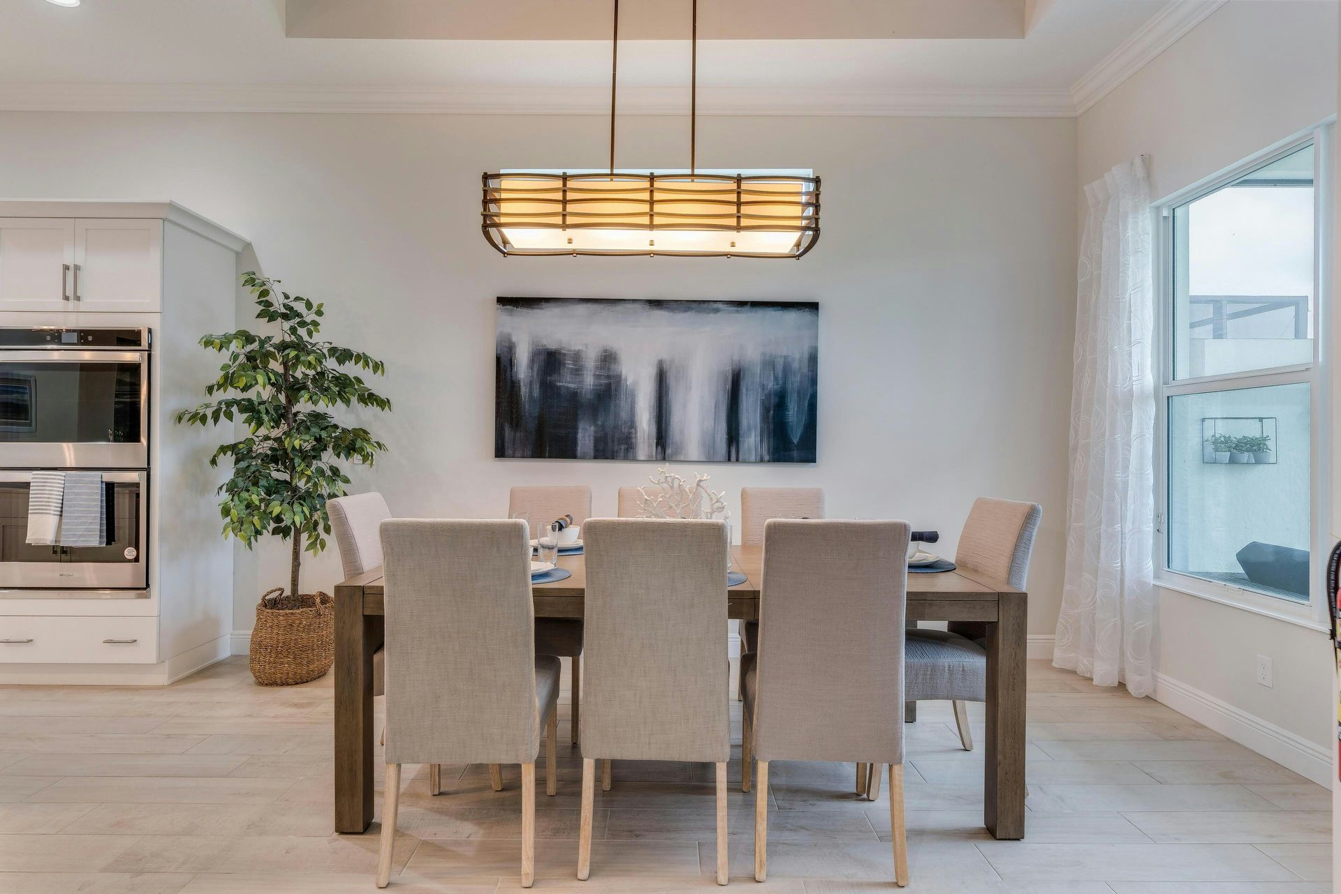 Dining | Lucida Model