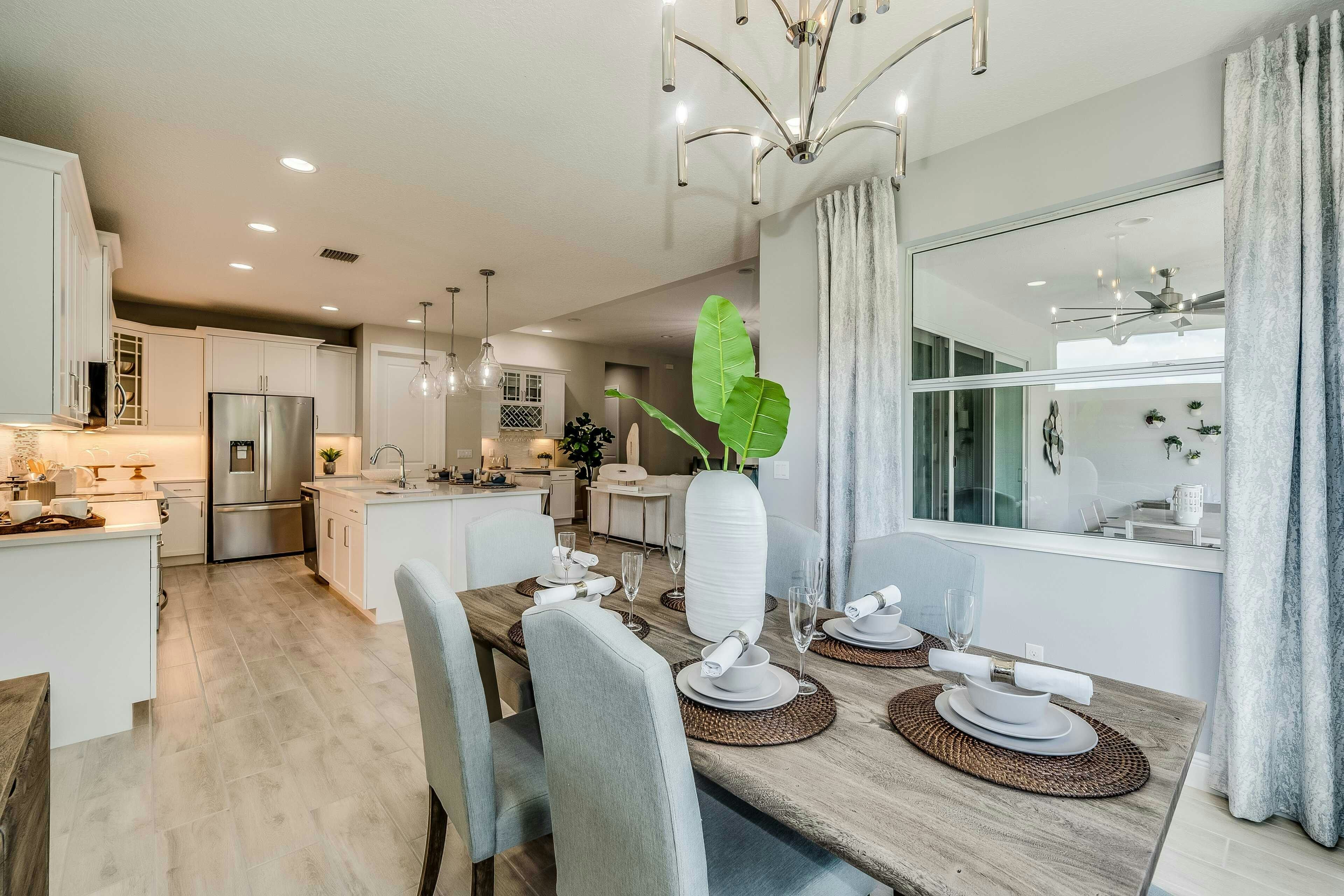 Dining to Kitchen | Allura