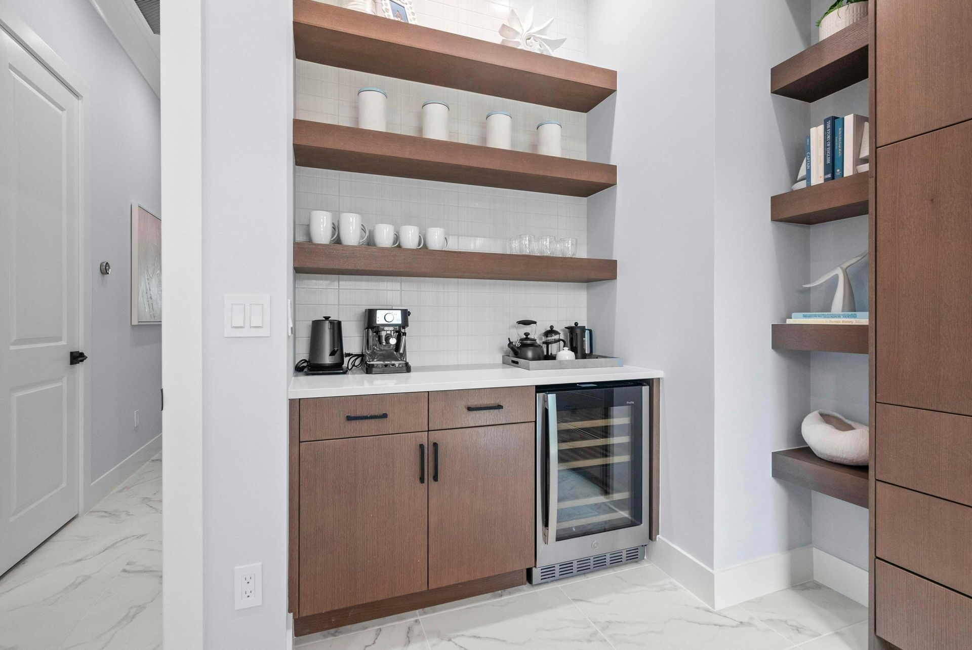 Seaglass Sapphire Den Morning Bar