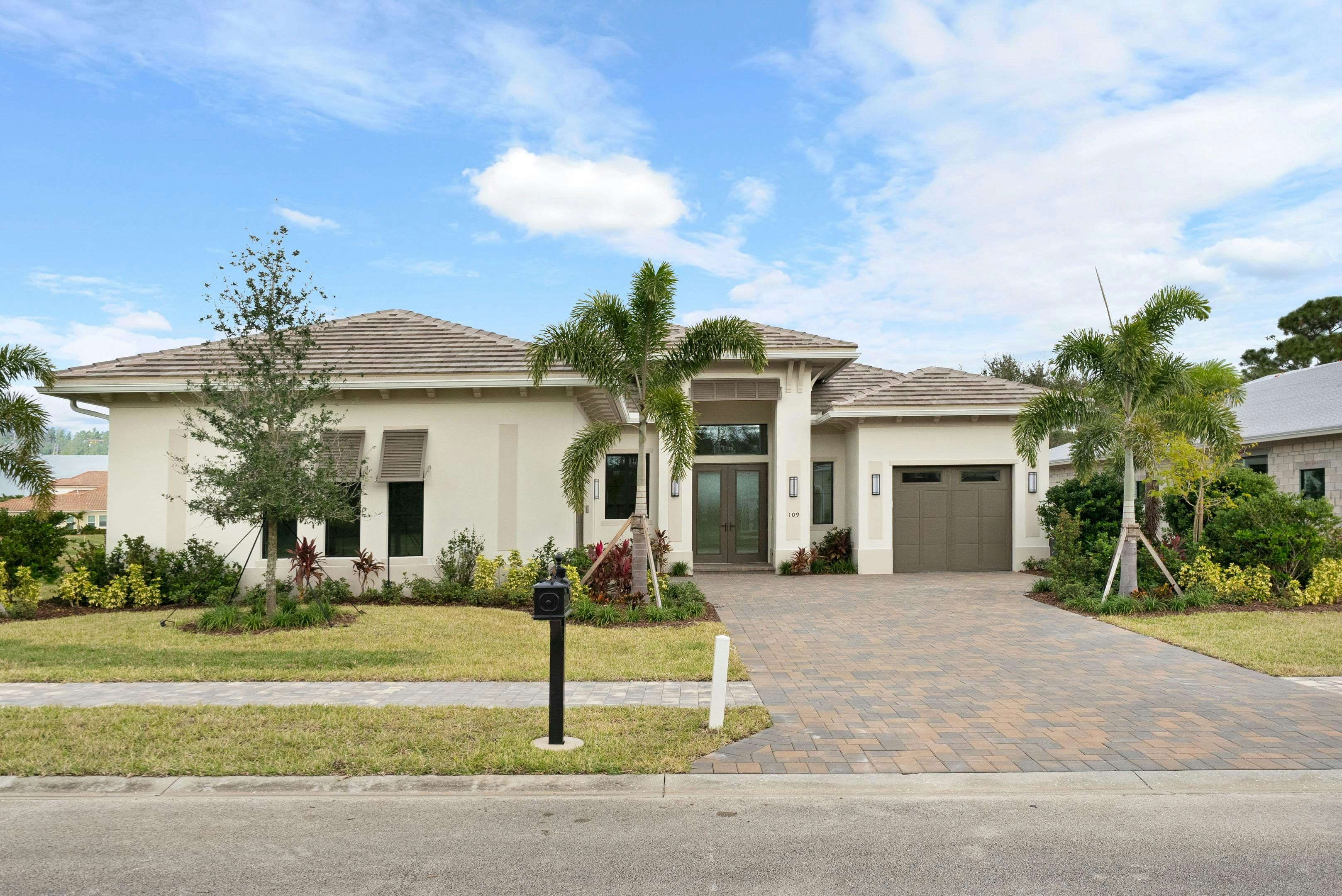Front Elevation | 109 SE Via Verona
