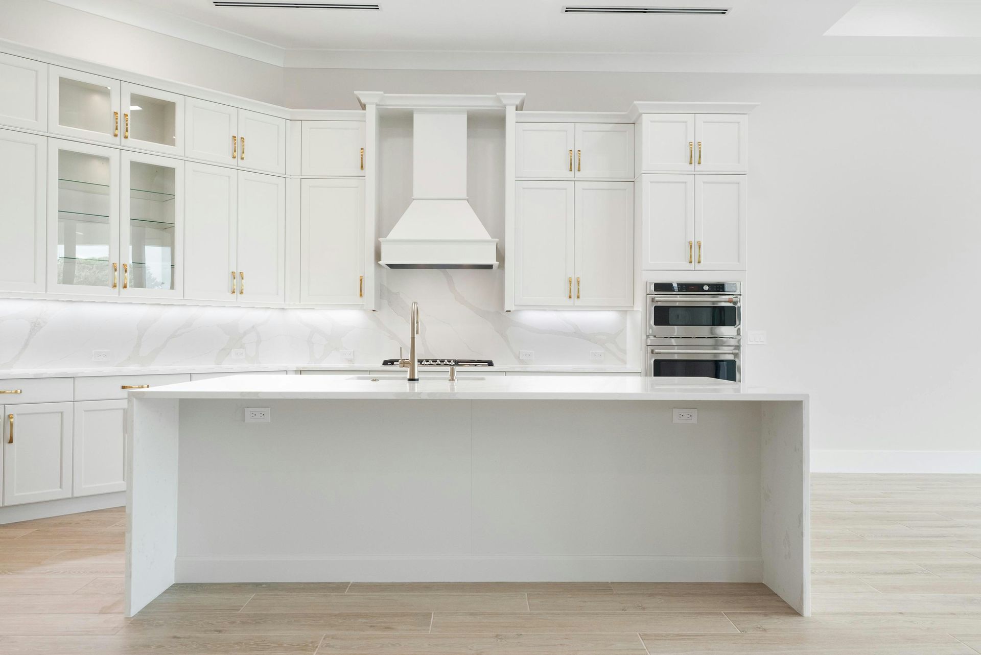 Kitchen | 109 SE Via Verona