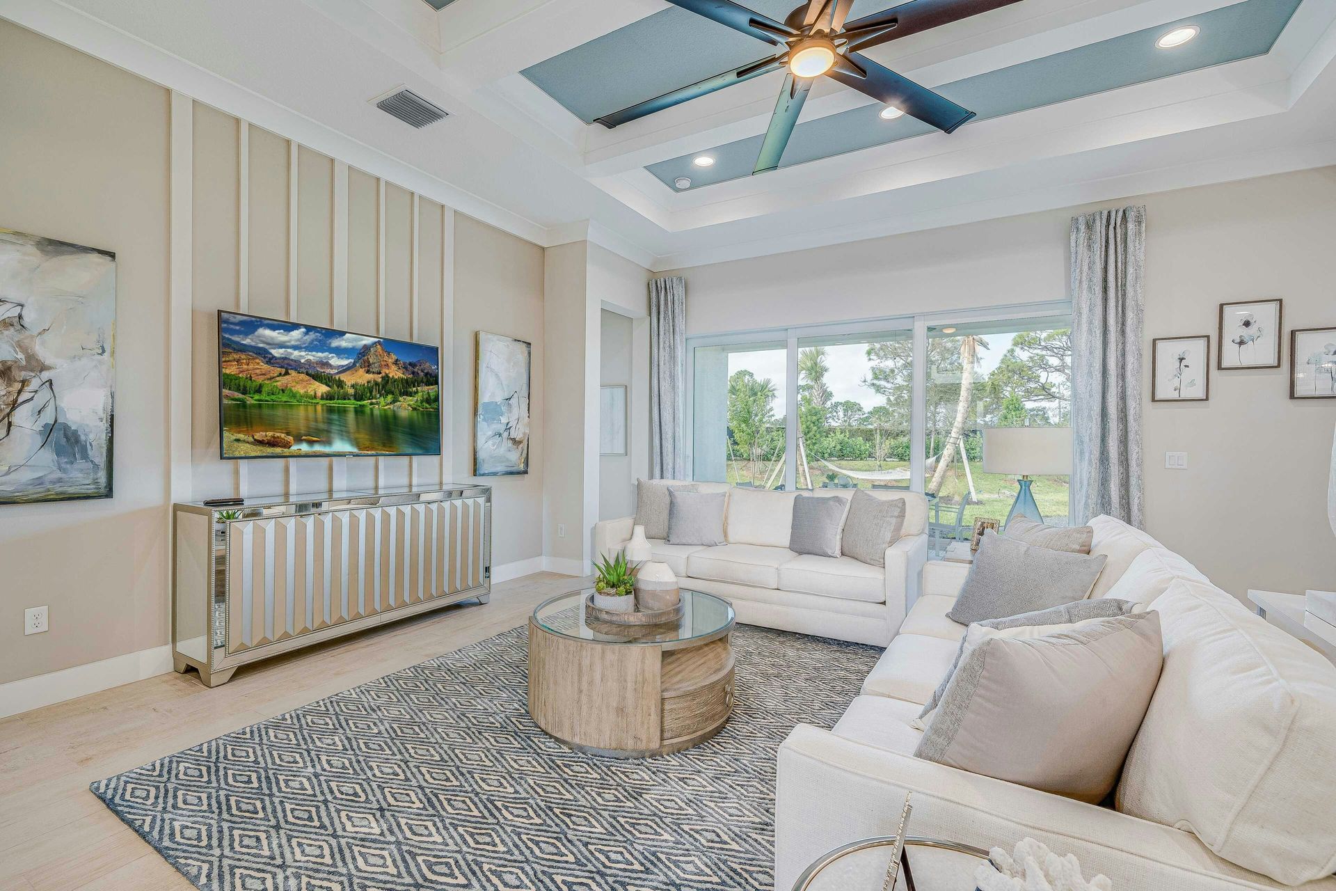 Great Room | Aurora 25