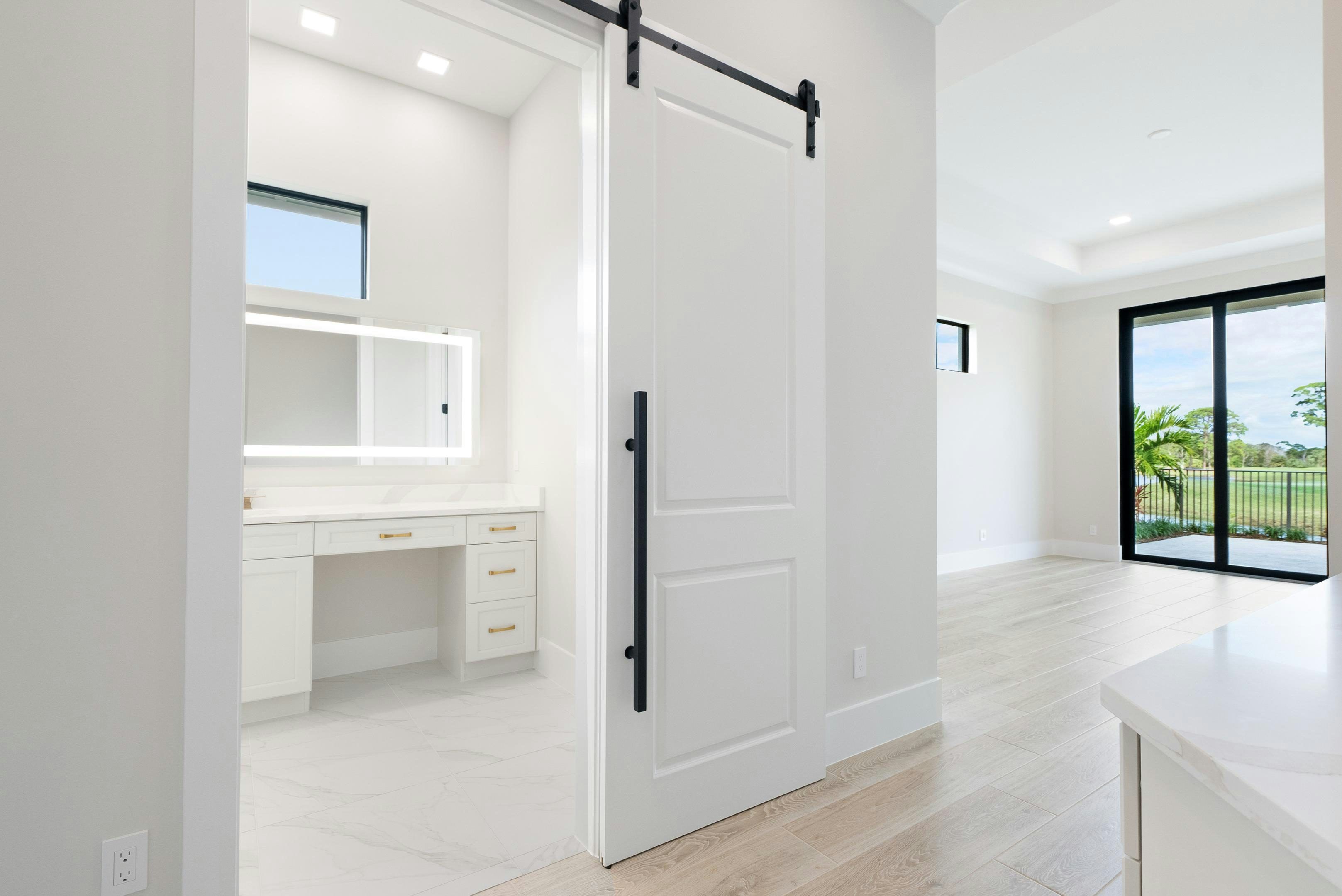 Master Suite Entry  | 109 SE Via Verona