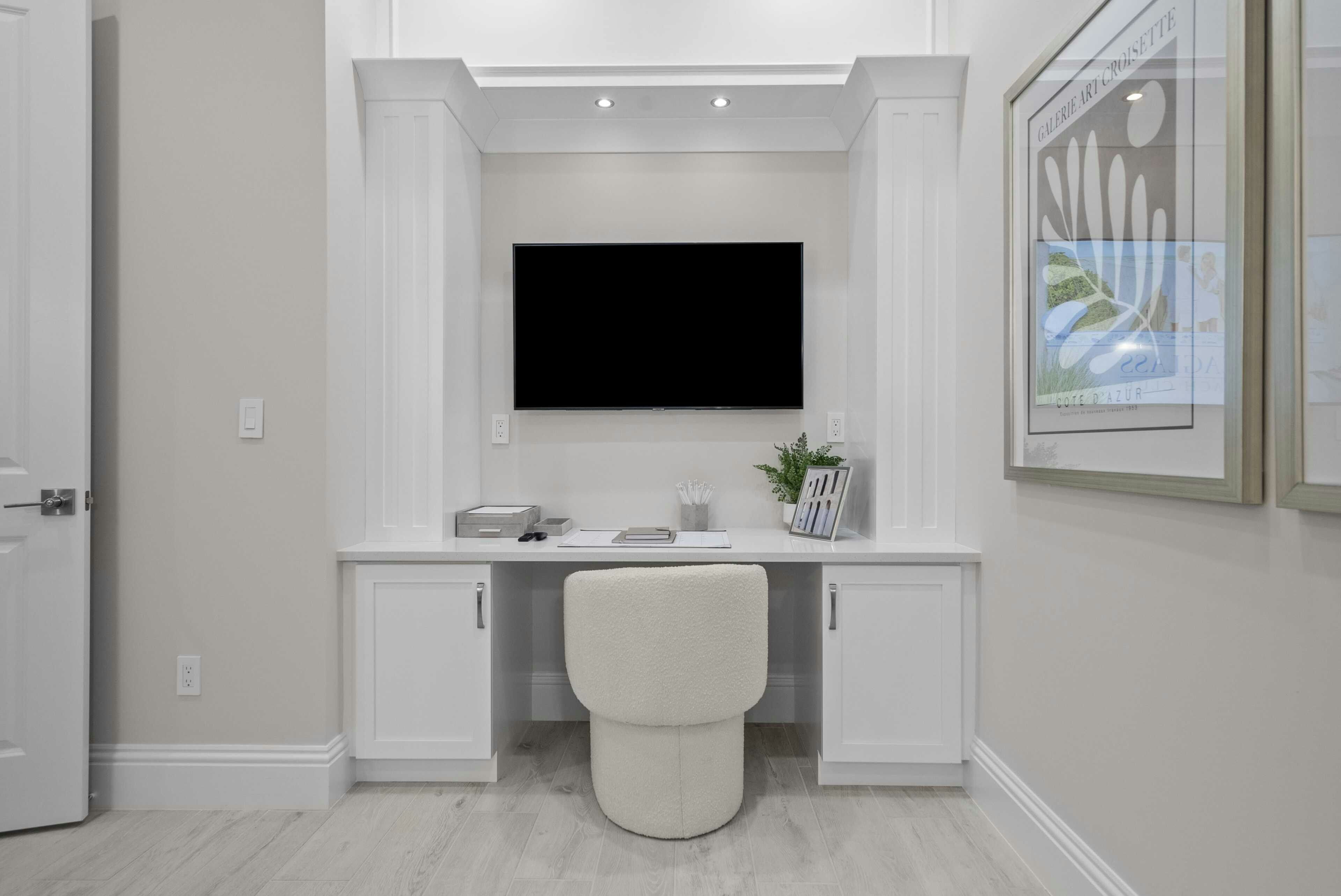 Den | Seabreeze Grande