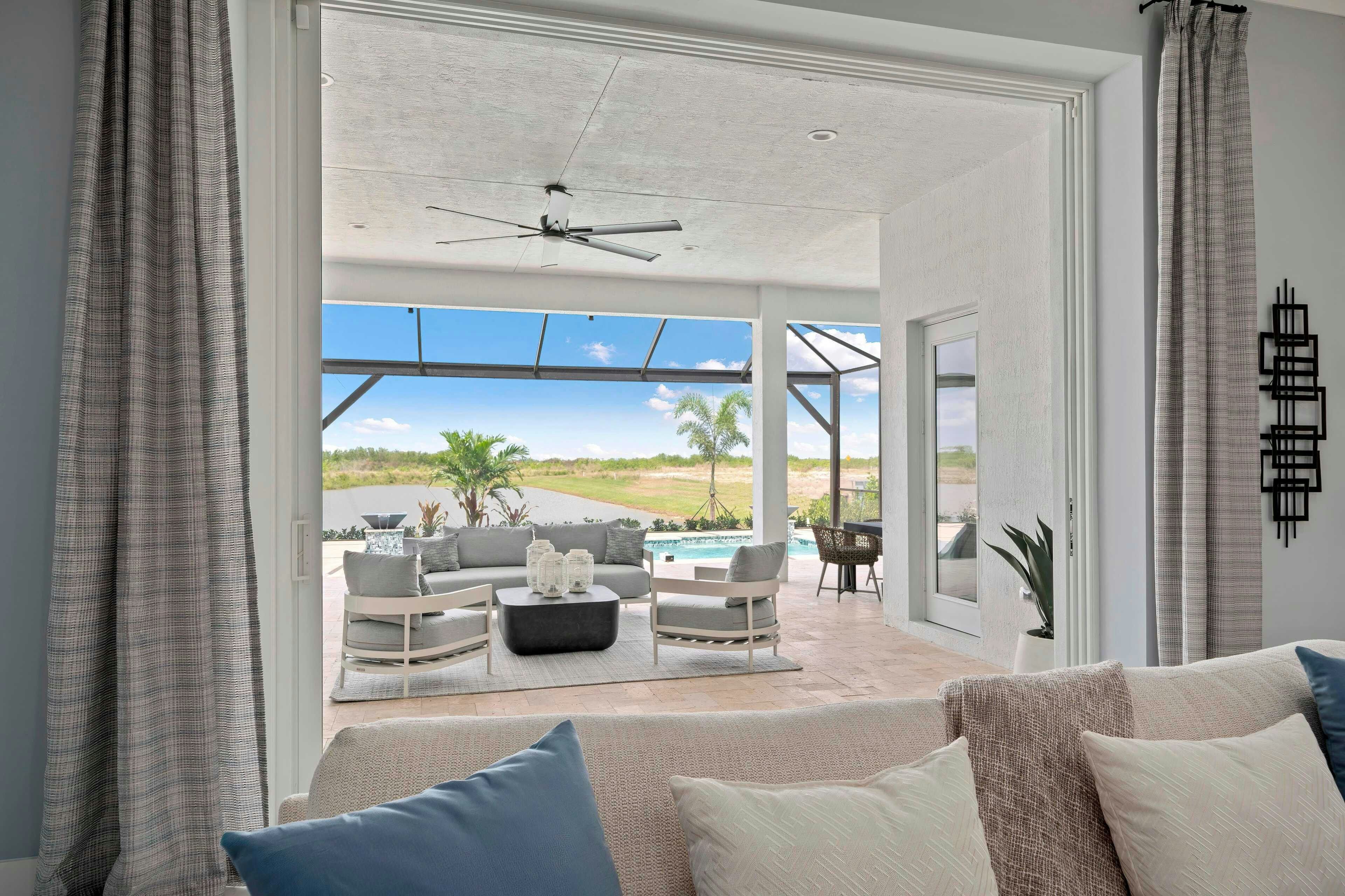 Great Room to Lanai | Mariposa