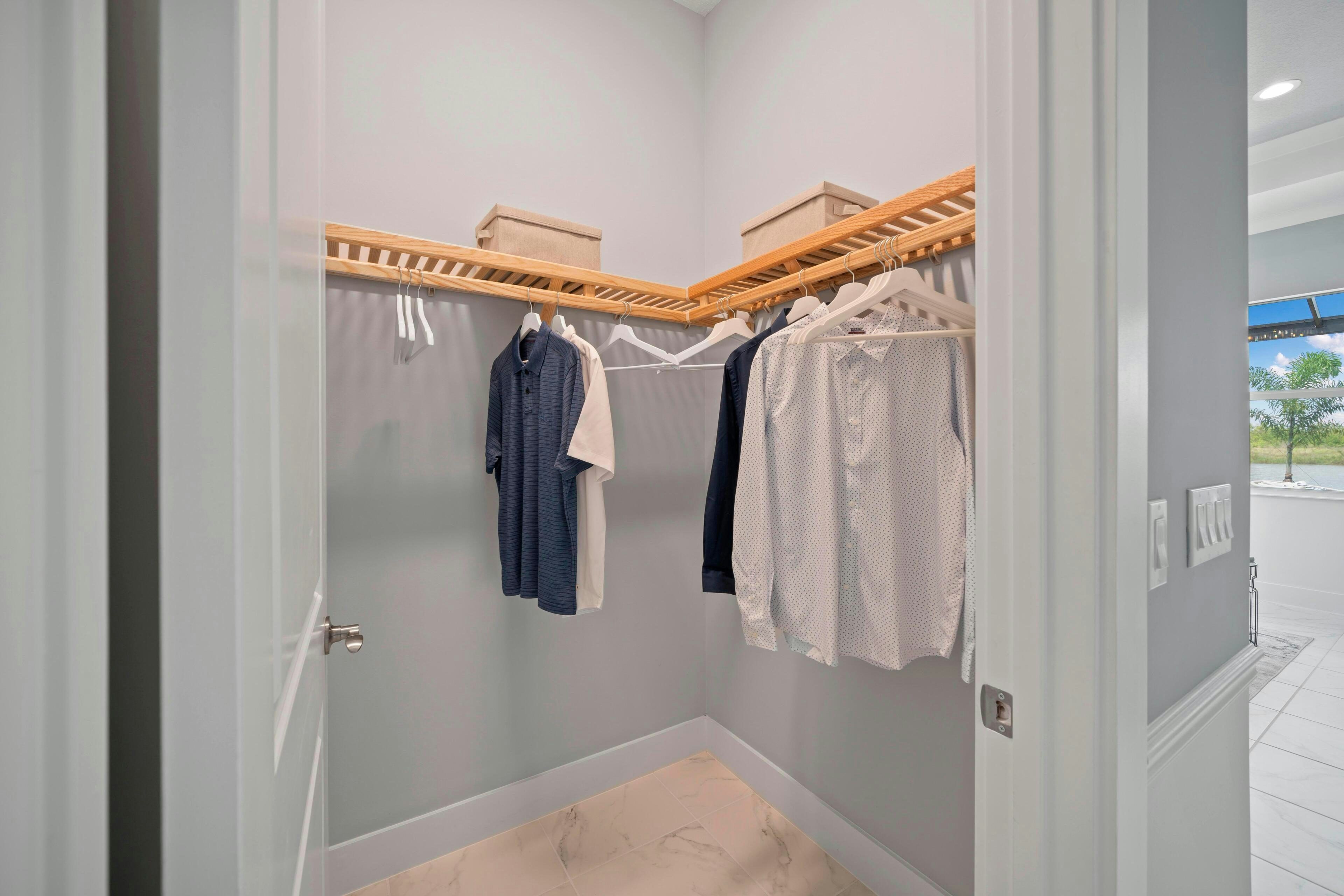 Master Walk-in Closet | Mariposa