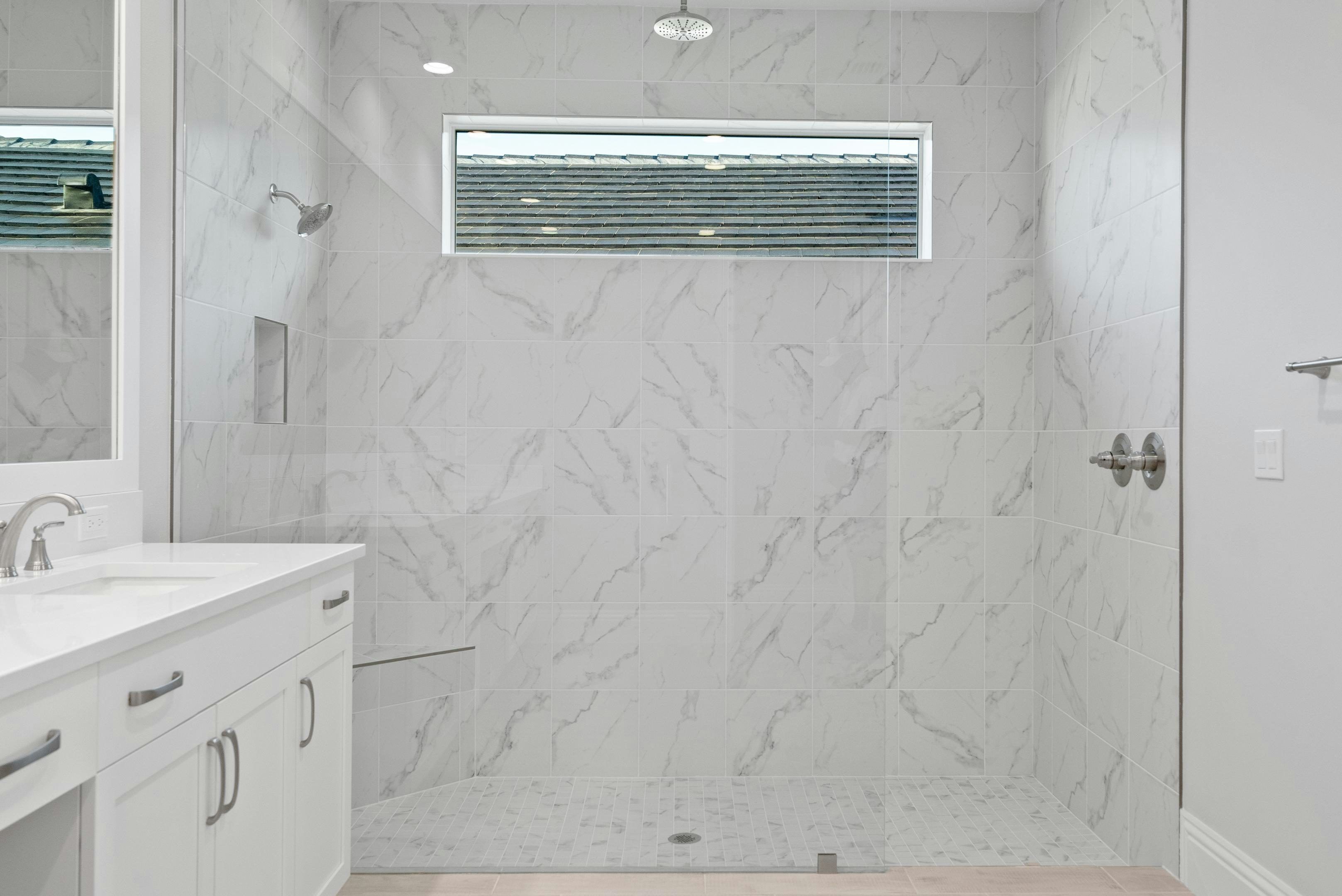 Master Bath | Monarch Grande Model