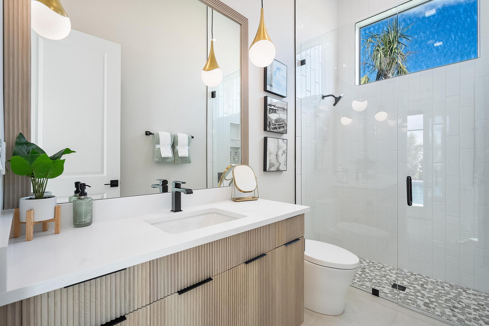 Casita Bath | Riviera Model