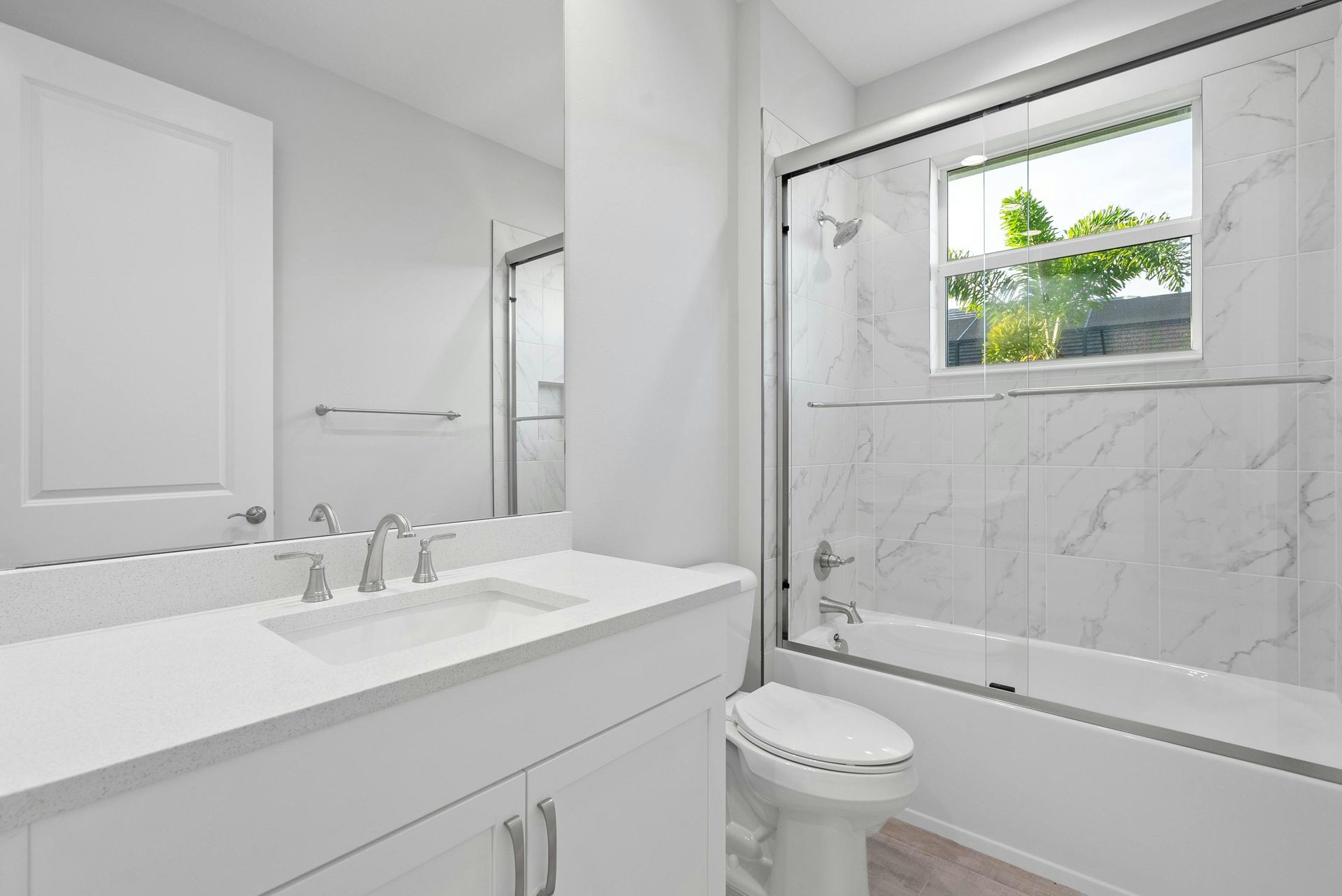 Bath 2 | Monarch Grande Model