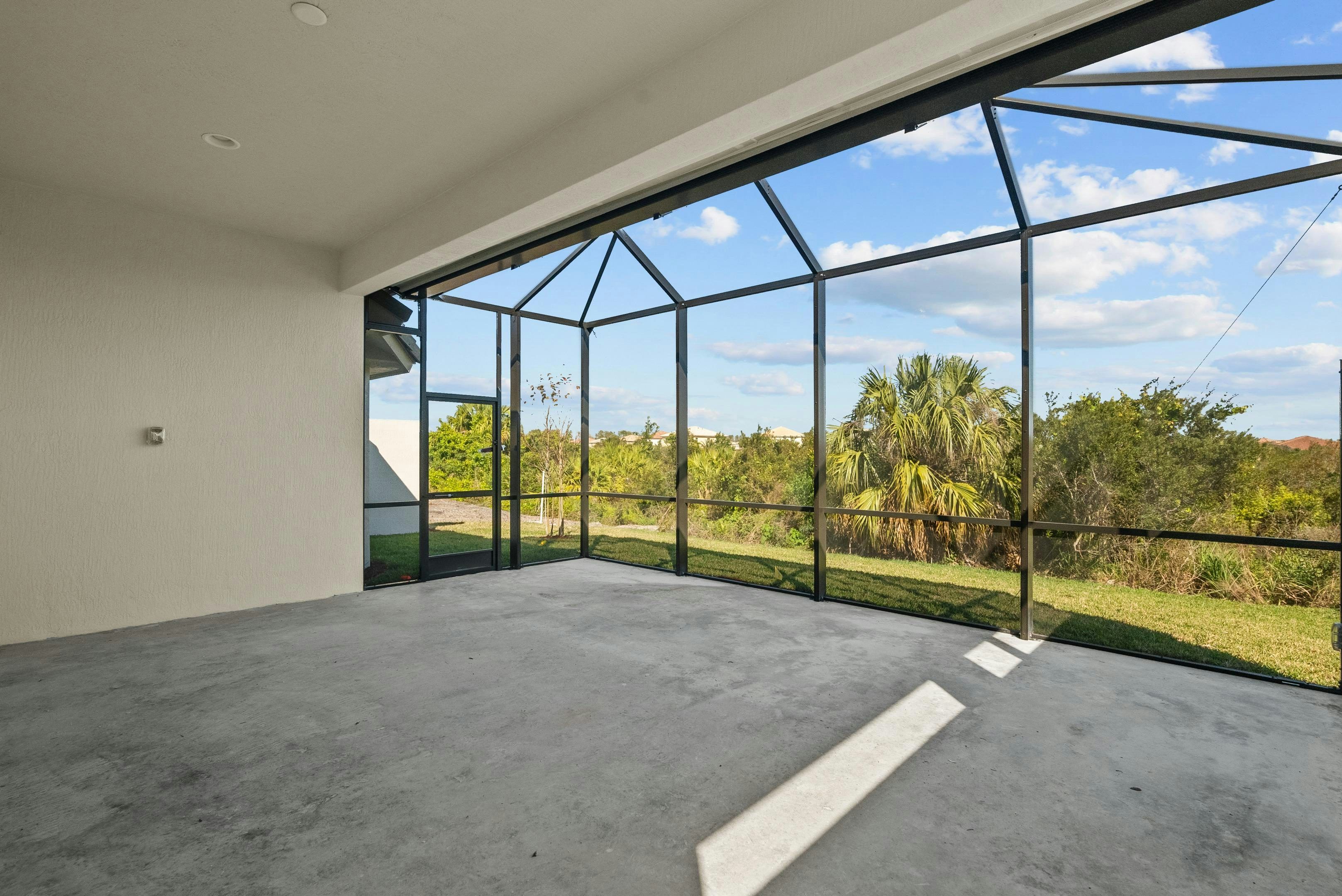 Expanded Screen Lanai | 12501 SW Sunrise Lake Terrace